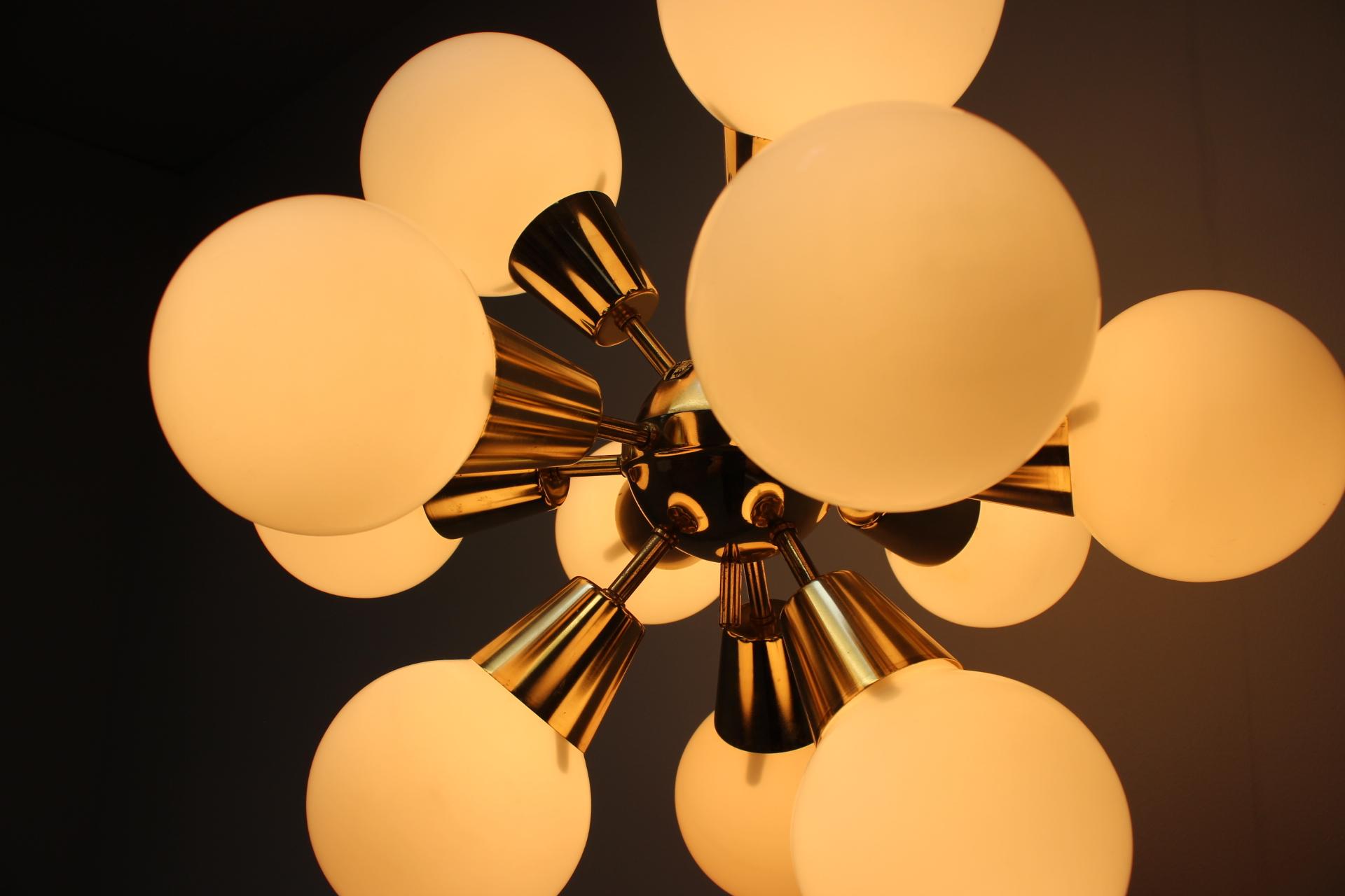 Lustre Spoutnik de l'ère spatiale de Kamenicky Senov, 1970 en vente 5