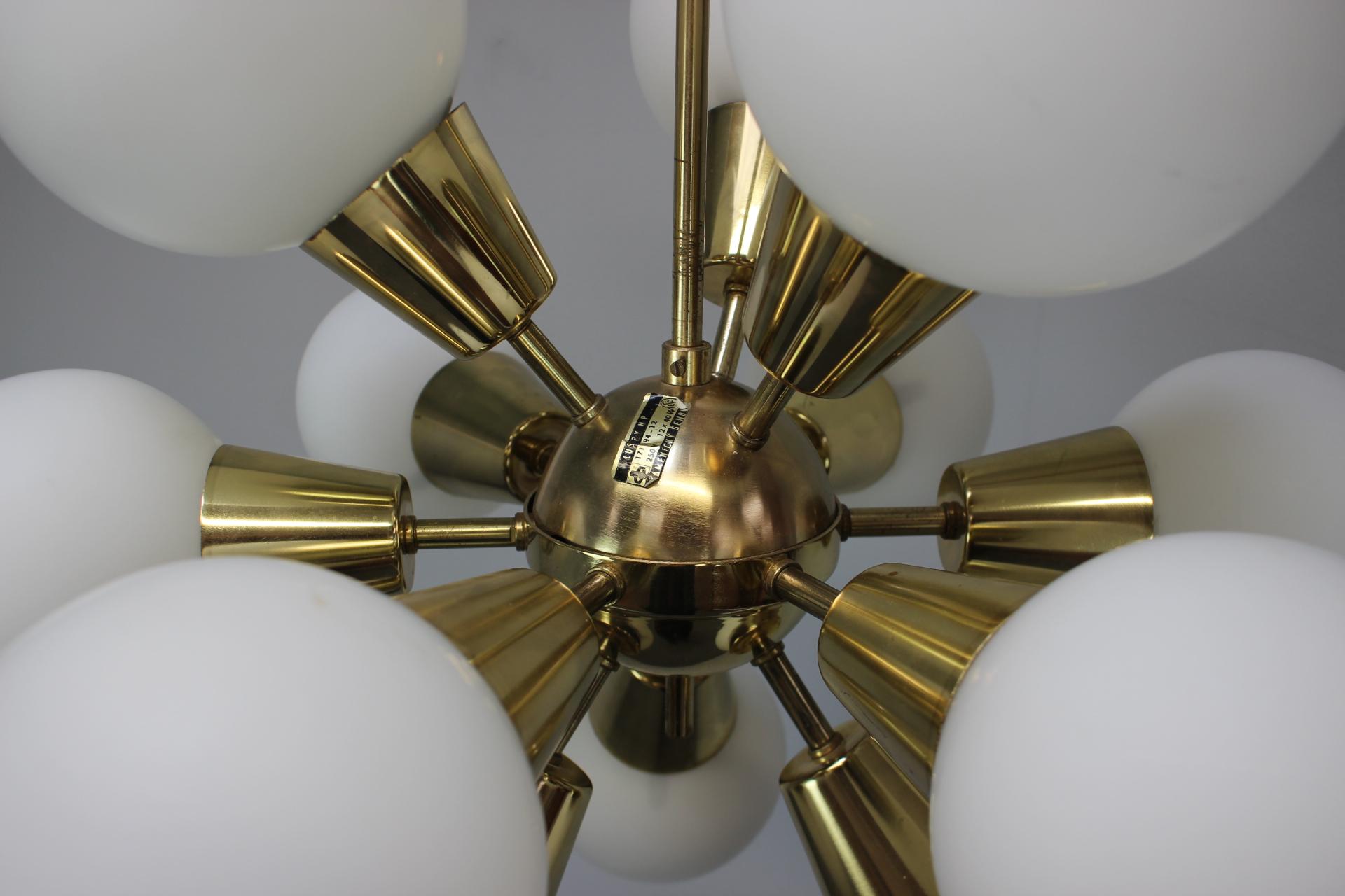 Fin du 20e siècle Lustre Spoutnik de l'ère spatiale de Kamenicky Senov, 1970 en vente