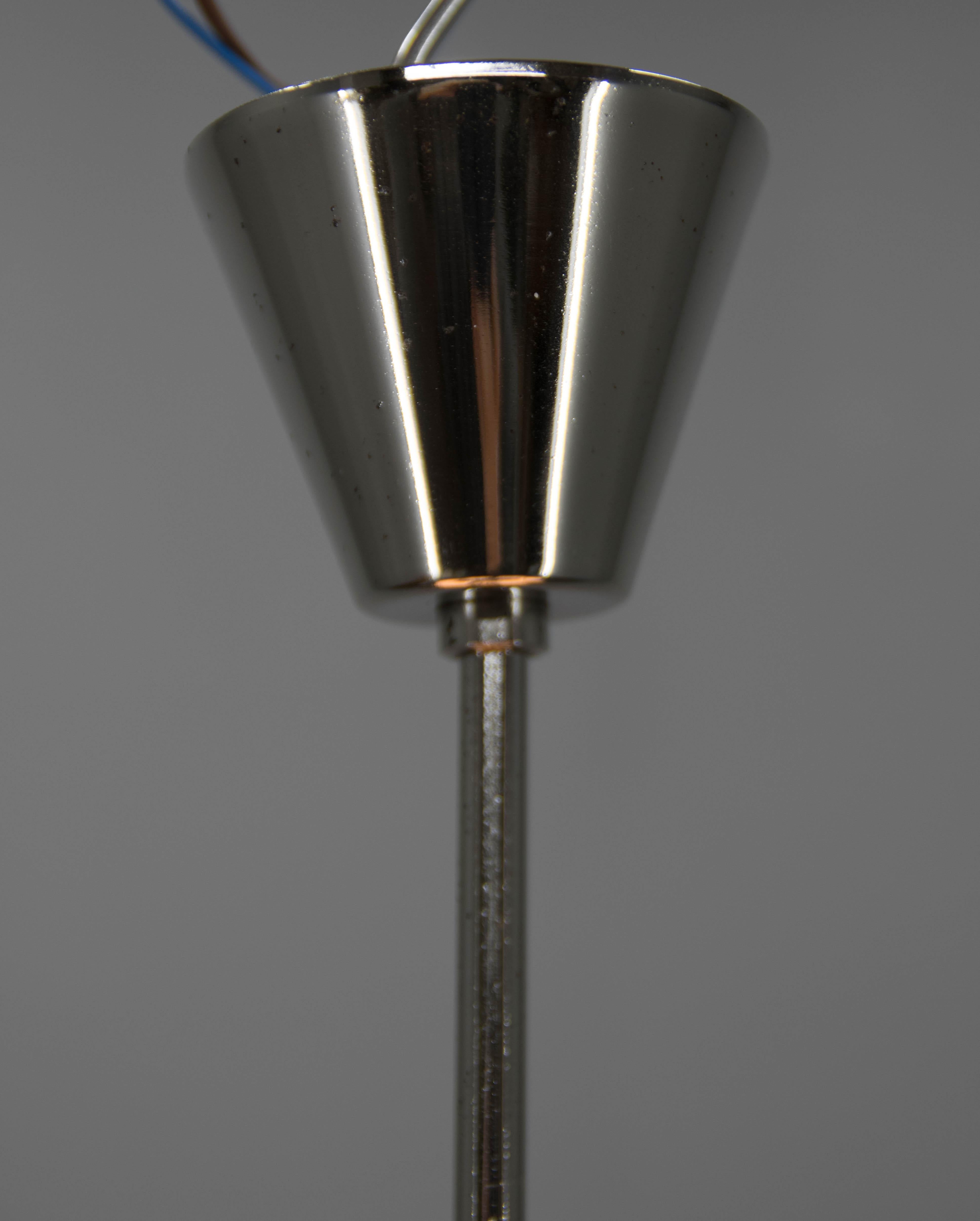 Verre dépoli Lustre Spoutnik de l'ère spatiale de Kamenicky Senov, 1970 en vente