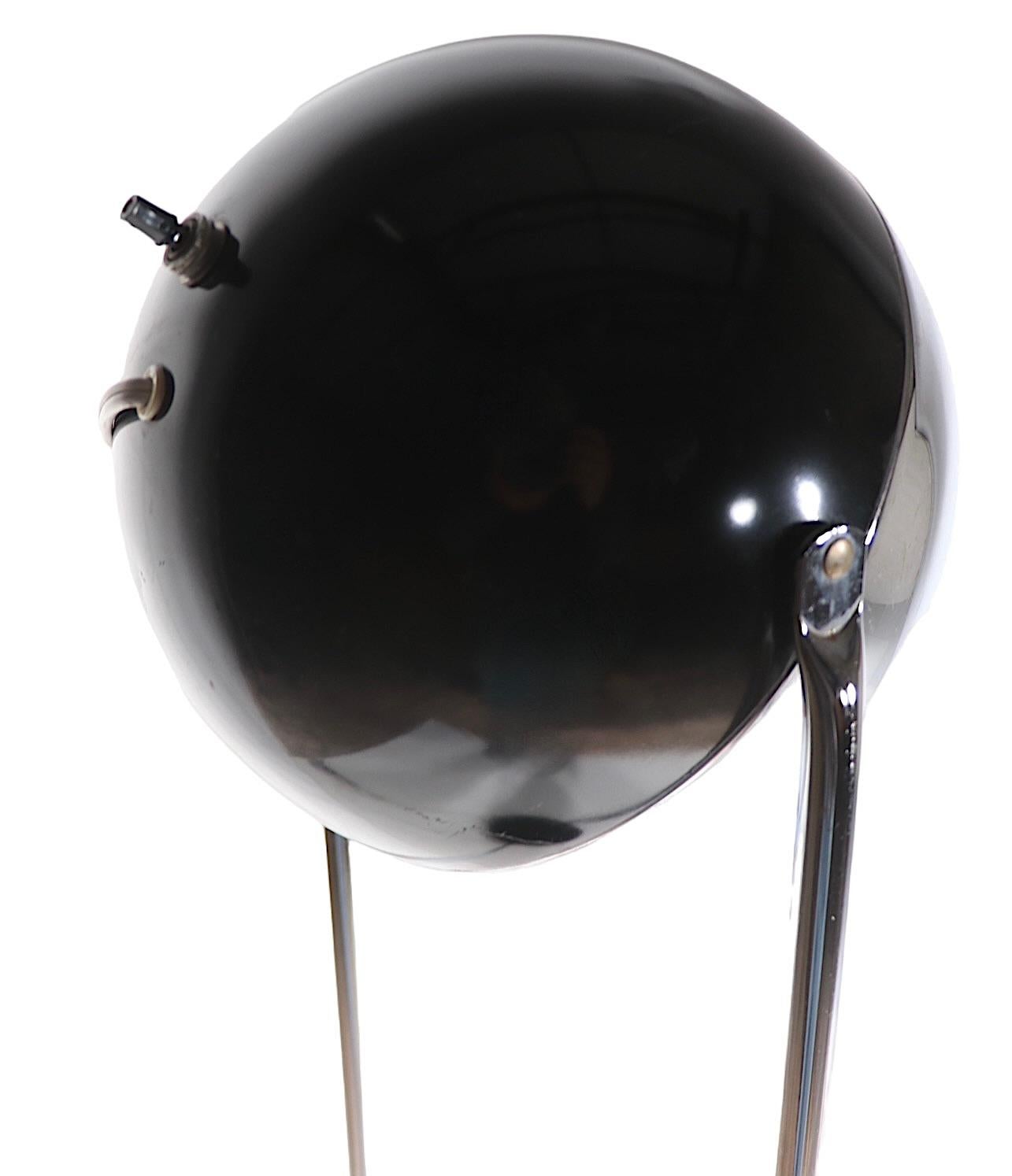 Space and Chrome and Black Eyeball Floor Lamp c 1960/1970's en vente 3