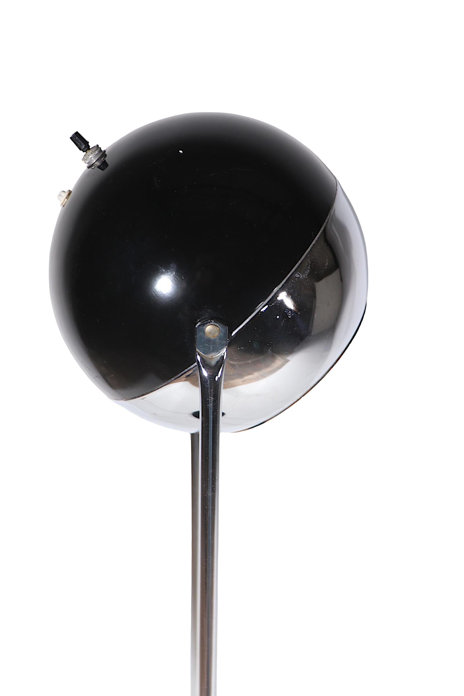 Space and Chrome and Black Eyeball Floor Lamp c 1960/1970's en vente 8