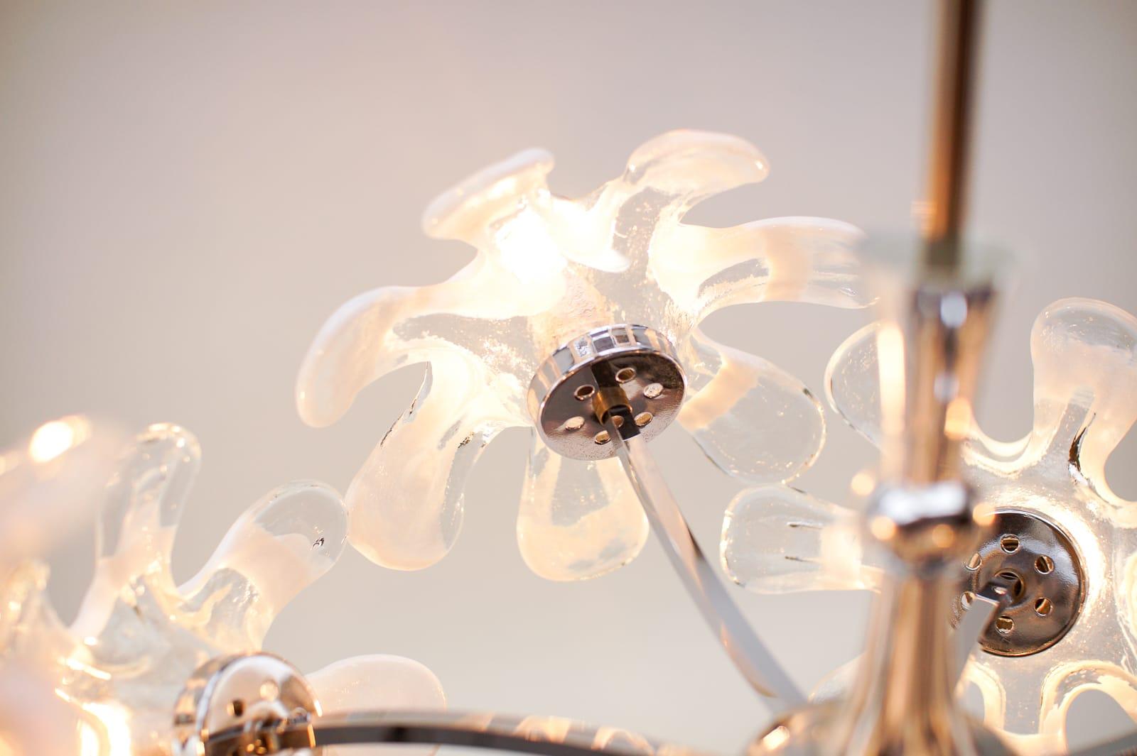 Lampe Spoutnik à fleurs en chrome et verre de Murano de l'ère spatiale, années 1970 en vente 5