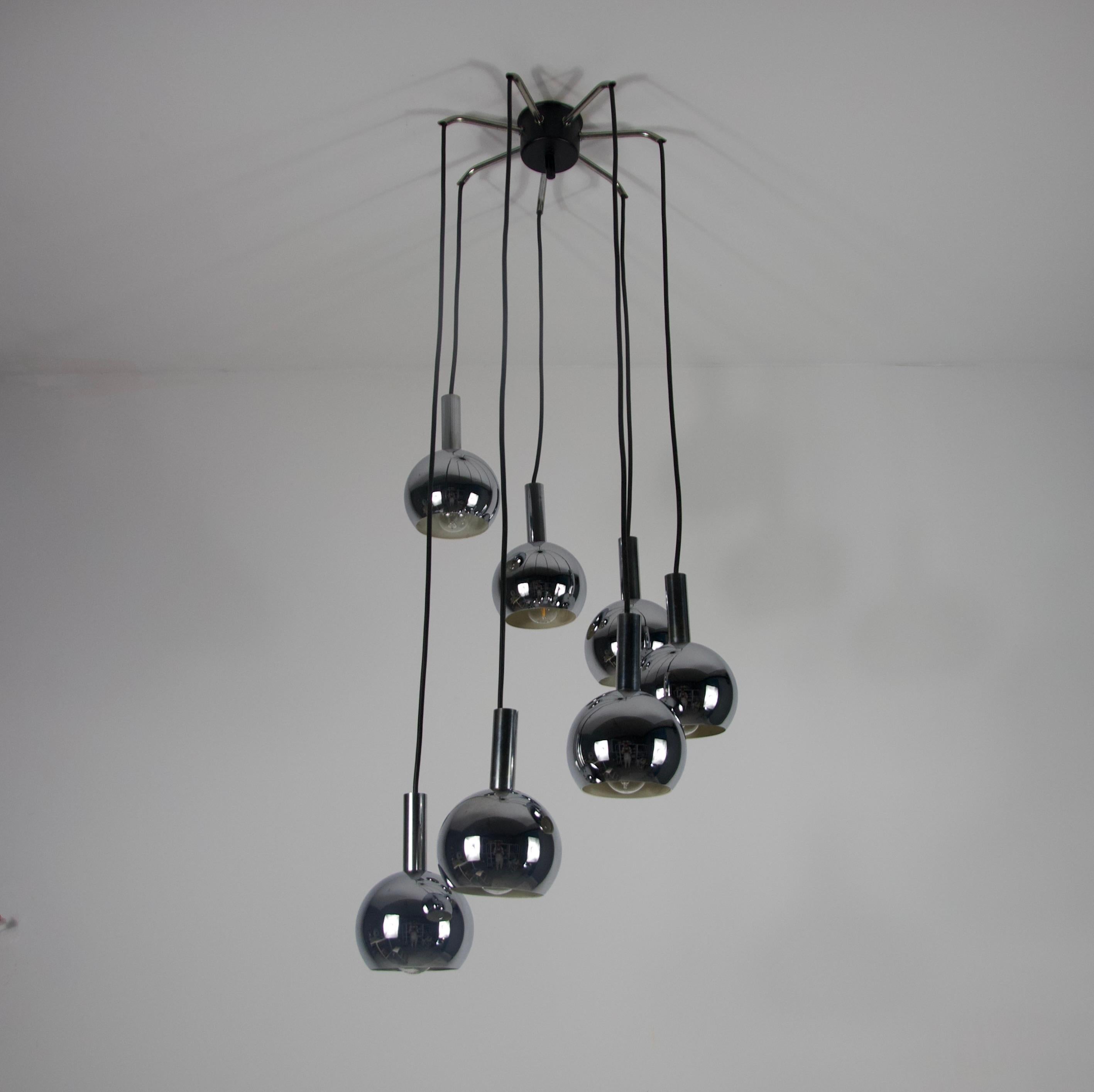 Space Age Chrome Cascade Pendant Lamp, Germany, 1970s In Good Condition For Sale In Hagenbach, DE