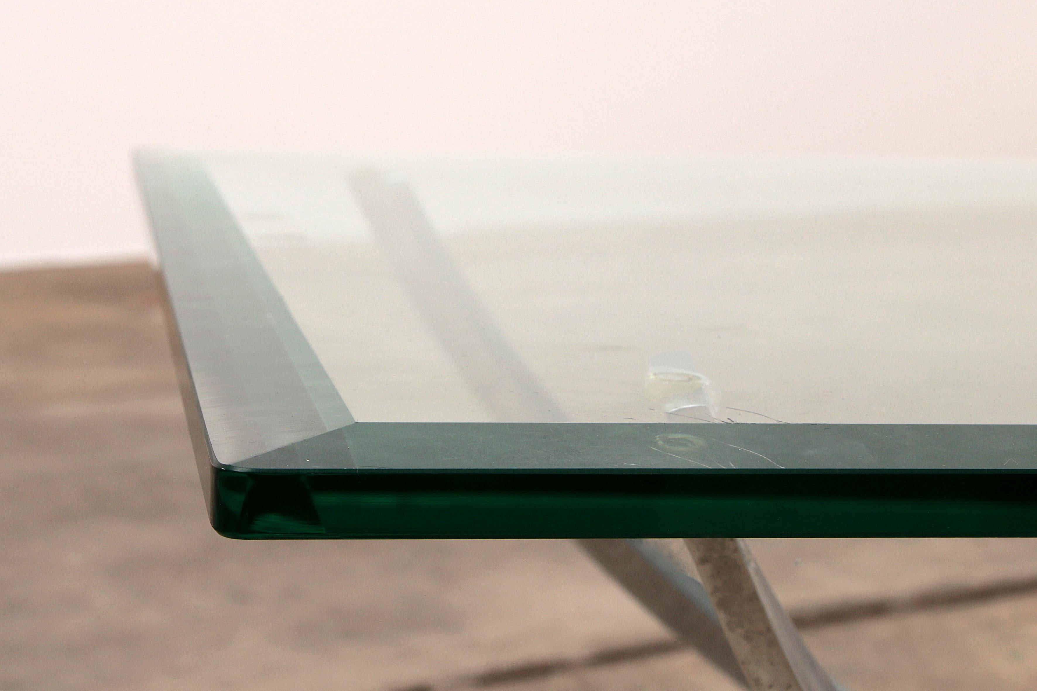 Verre Table basse chromée de l'ère spatiale avec plateau en verre épais 1970 en vente