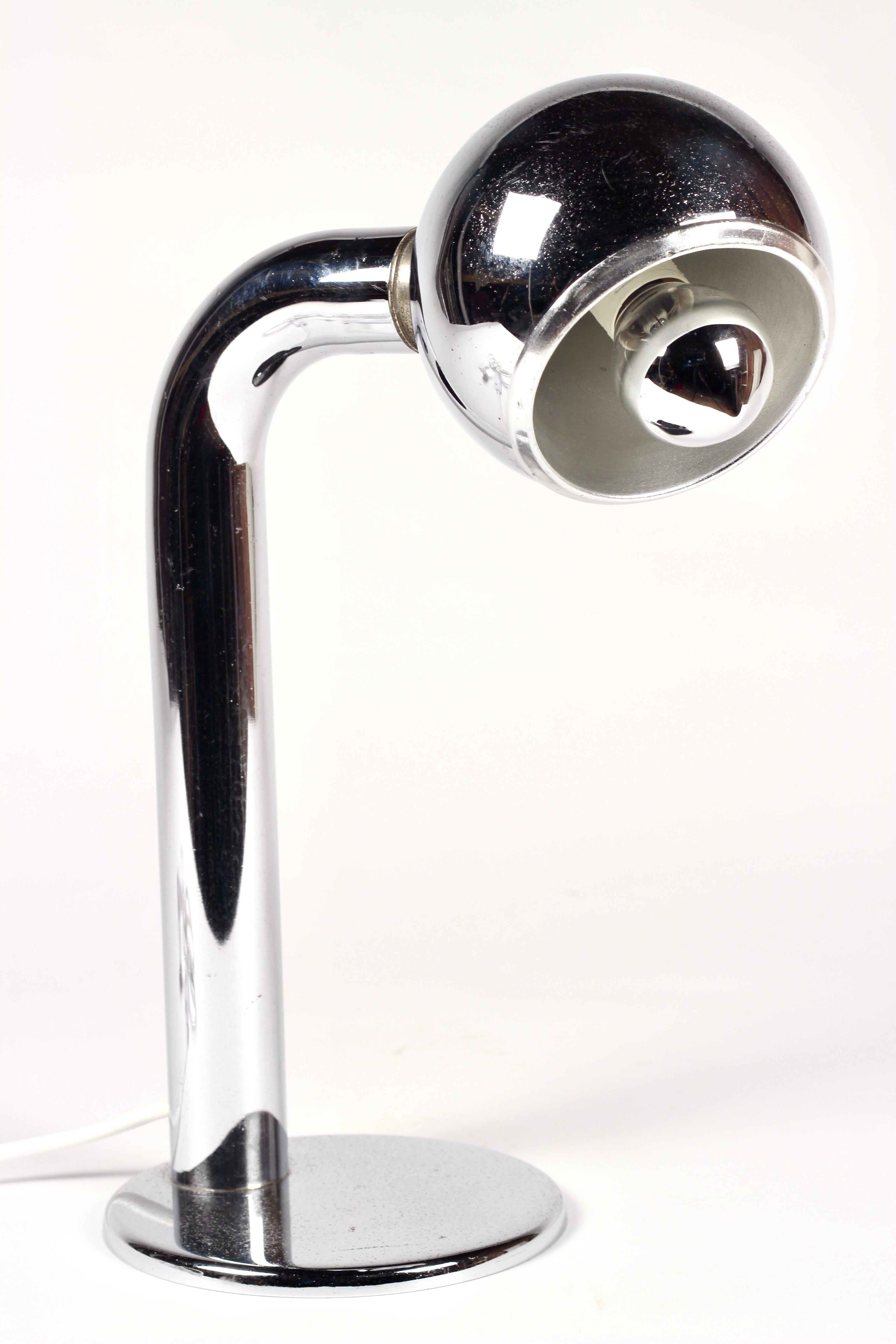 Lampe de bureau magnétique Space and Chrome, 1974 Italian Luci Mod. 414 en vente 3