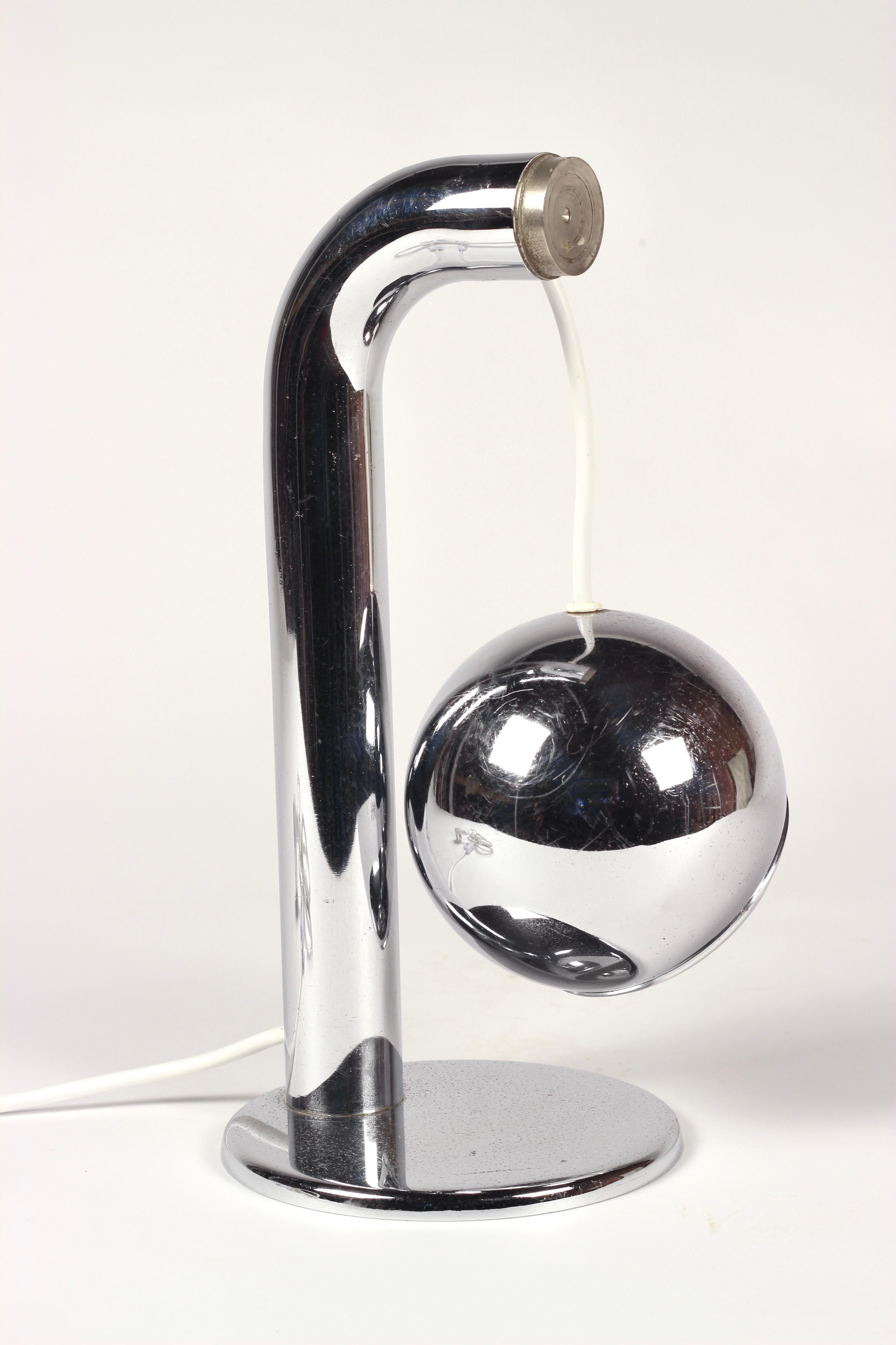 Lampe de bureau magnétique Space and Chrome, 1974 Italian Luci Mod. 414 en vente 5