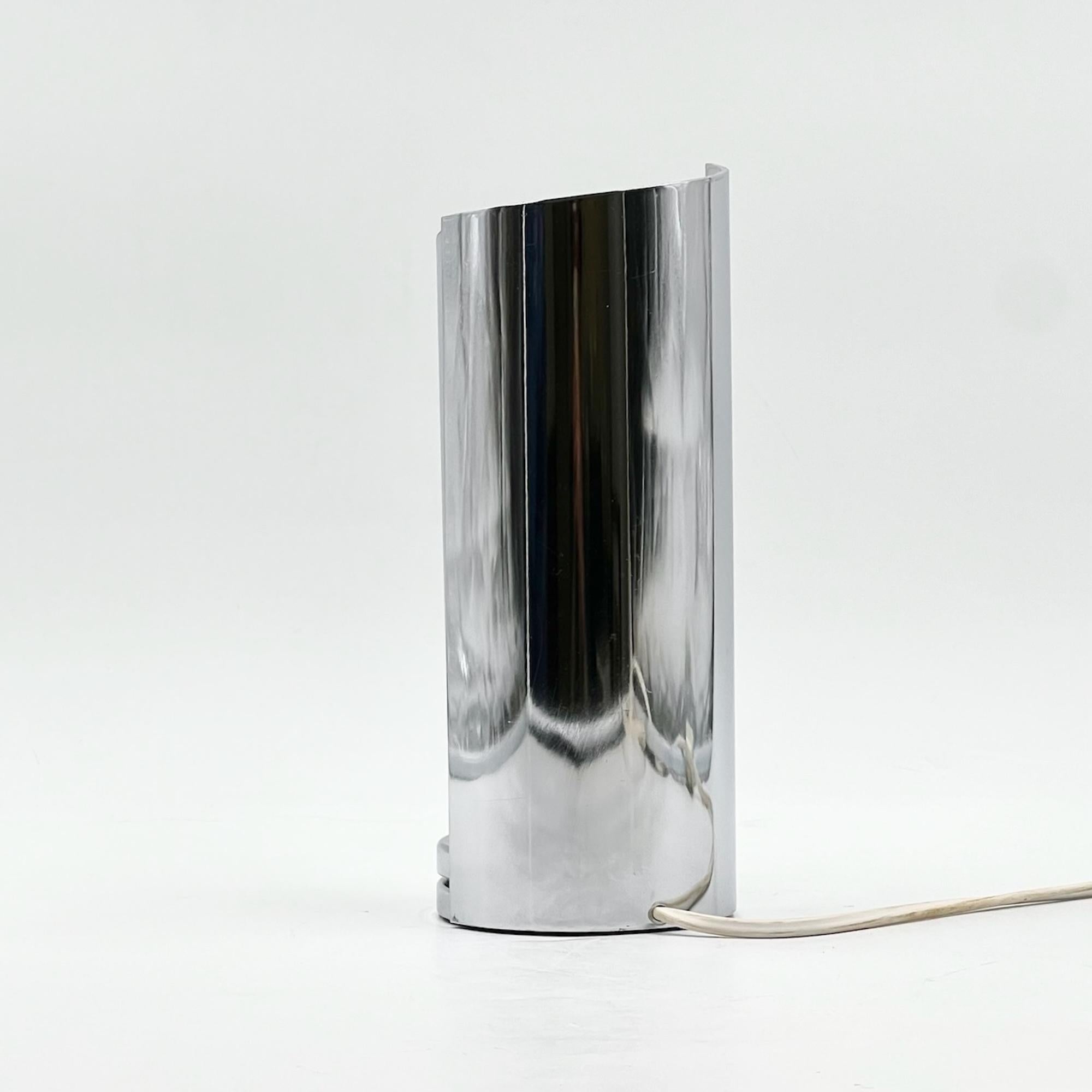 Lampe chromée de l'ère spatiale avec abat-jour réglable Selenova TA 447, 1970 Bon état - En vente à San Benedetto Del Tronto, IT