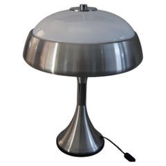 Lampada da tavolo italiana anni '70, come nuova, in metallo cromato, stile metà del secolo scorso.