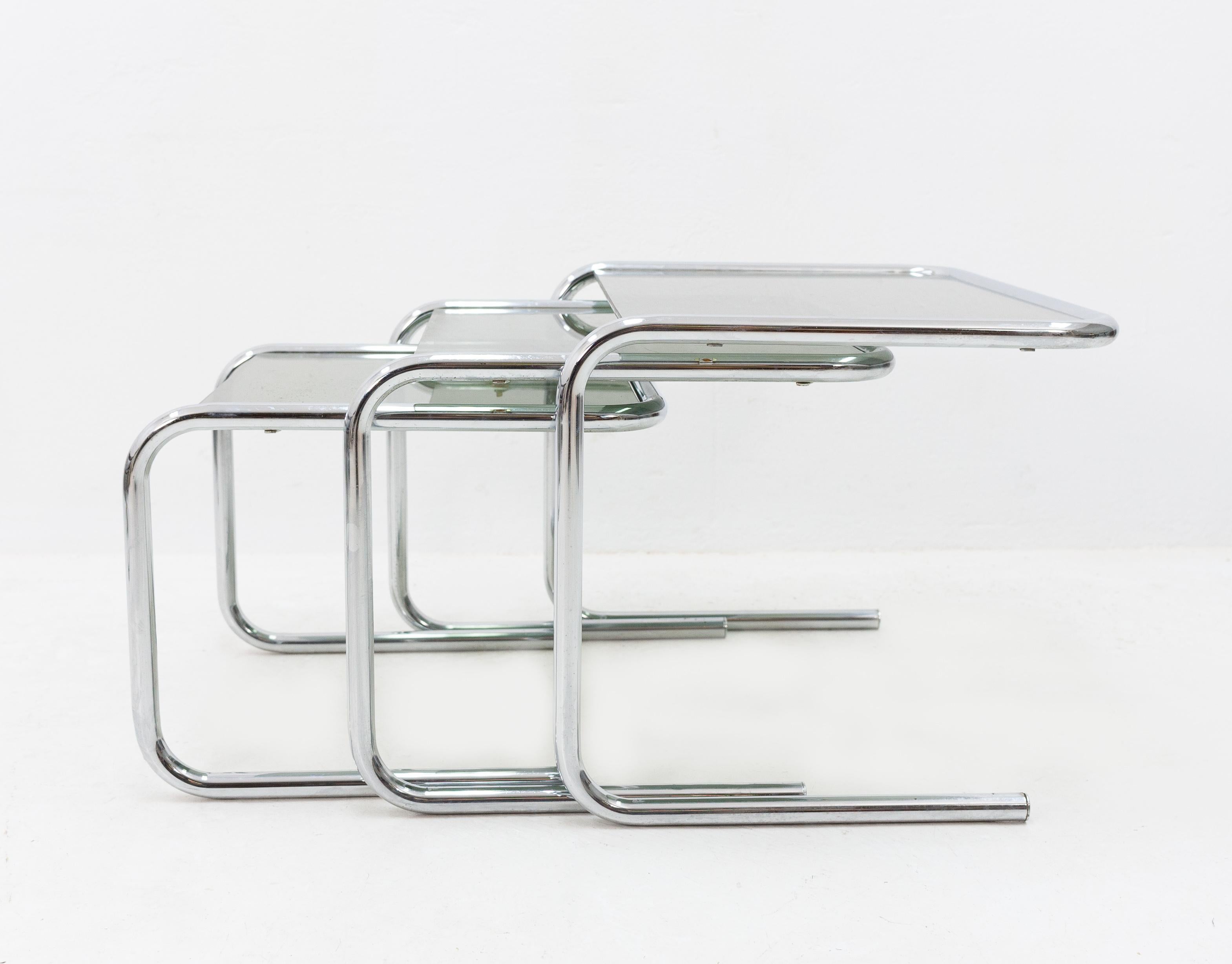 Bauhaus  Chrome Nesting Tables In Good Condition In Den Haag, NL