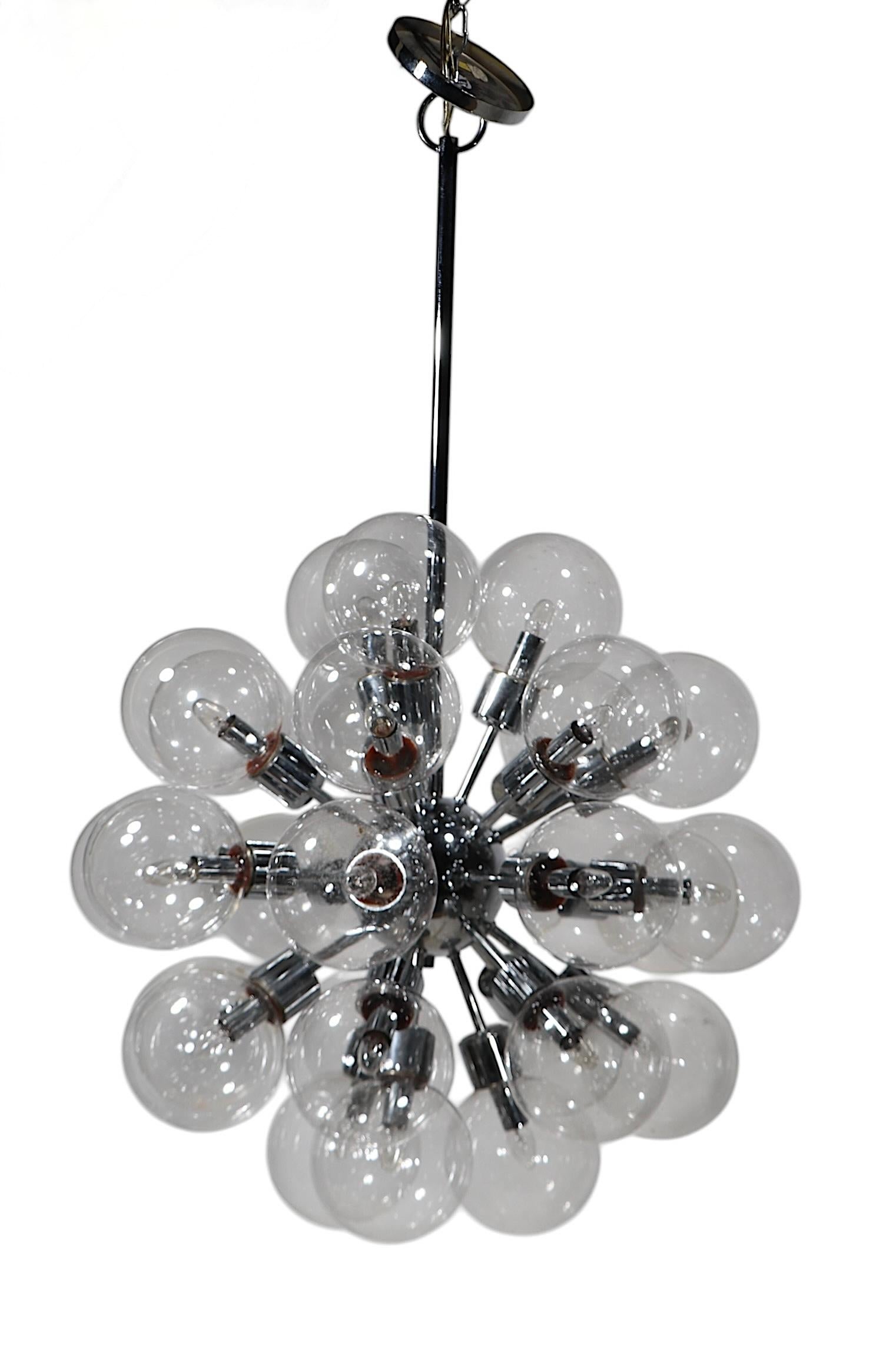 Lustre Spoutnik de l'ère spatiale de Motoko Ishii pour Lightolier, vers 1977 Bon état - En vente à New York, NY