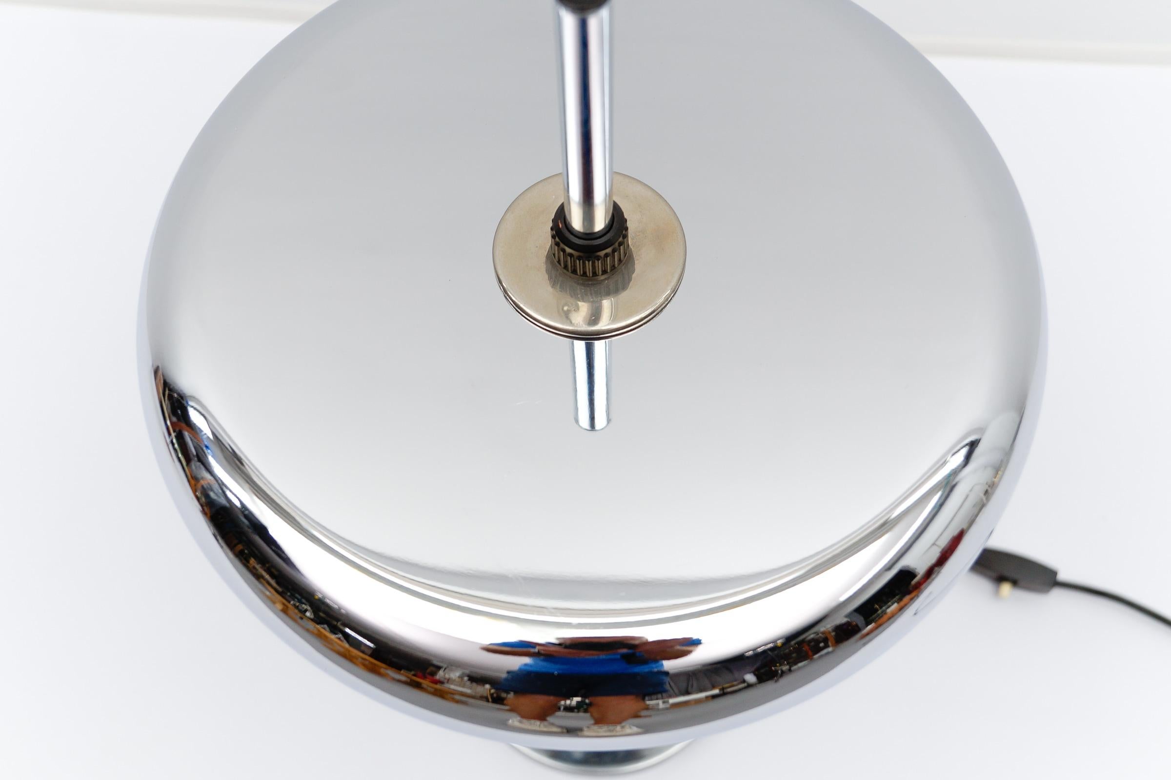 Lampe de table Space AGE Chrome, années 1960 Allemagne en vente 5