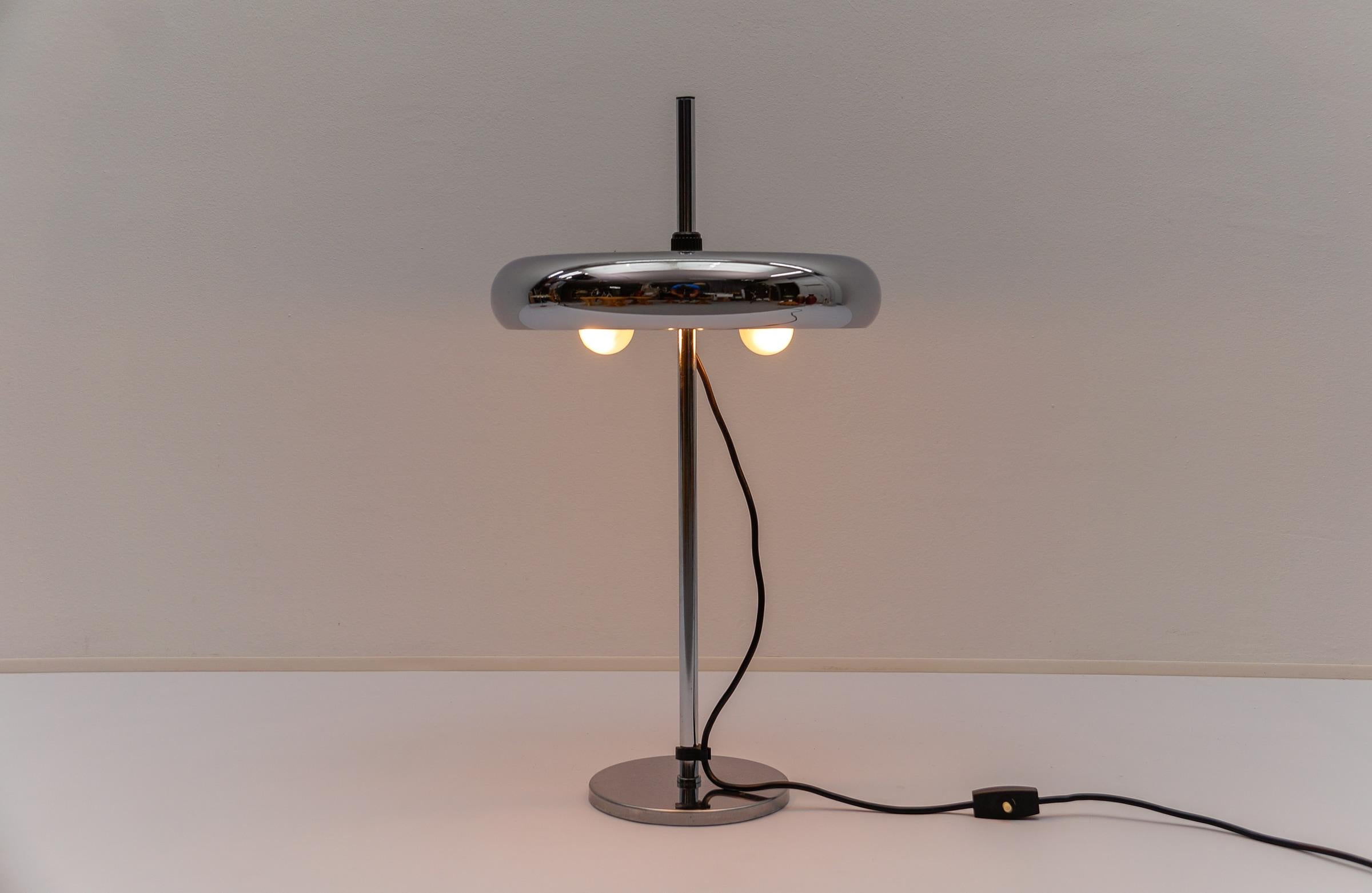 Métal Lampe de table Space AGE Chrome, années 1960 Allemagne en vente