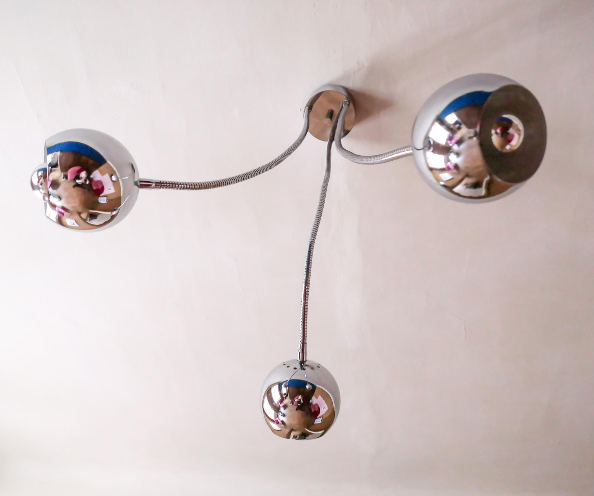 Lampe suspendue à trois bras en chrome de l'ère spatiale de Goffredo Reggiani, Italie, années 1970 en vente 11