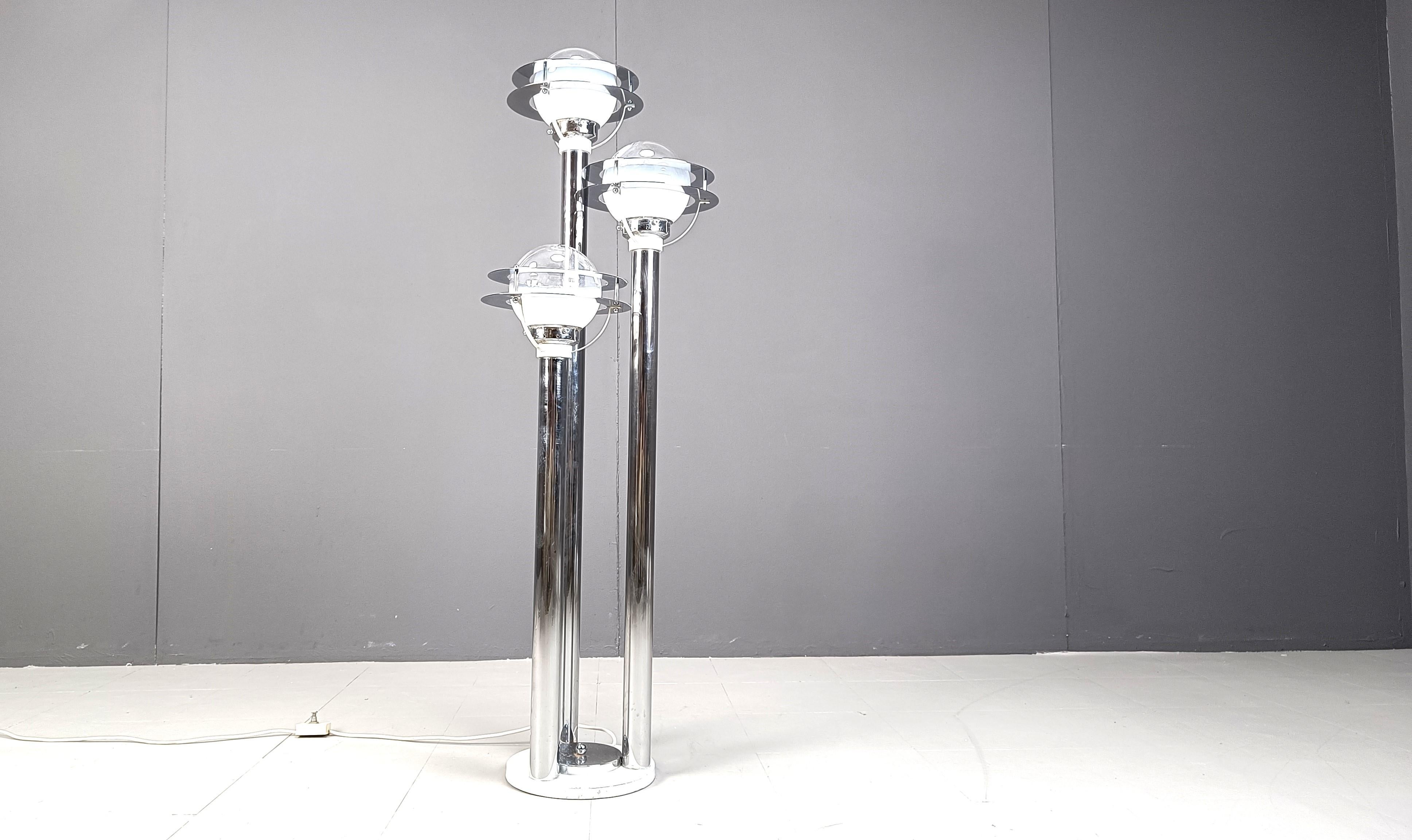 Lampada da terra Space and Chrome e vetro, anni '70 In condizioni buone in vendita a Leuven, Vlaams Gewest