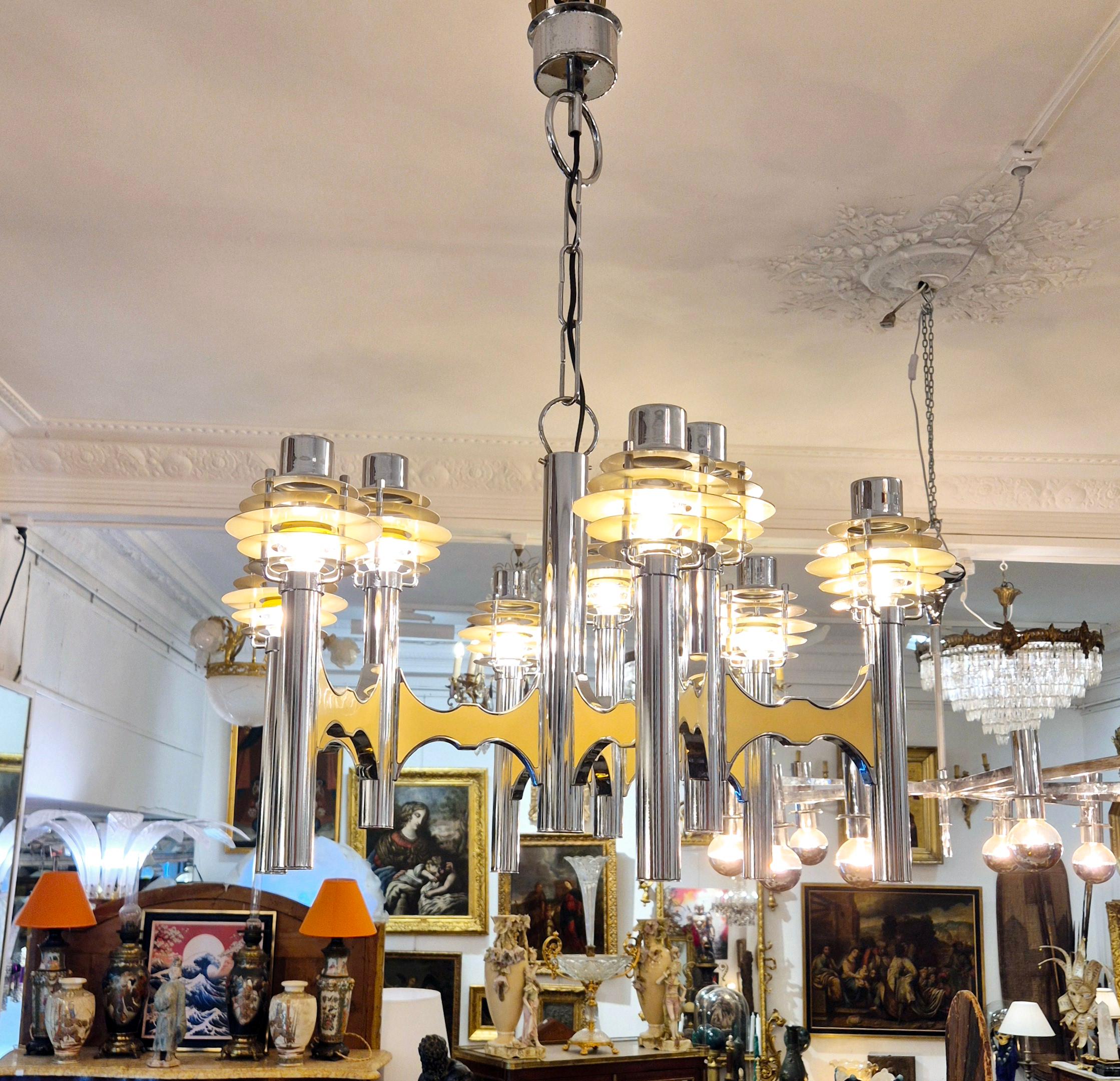 Lampadario in metallo cromato della Space AGE di Gaetano Sciolari, metà del XX secolo in vendita 1
