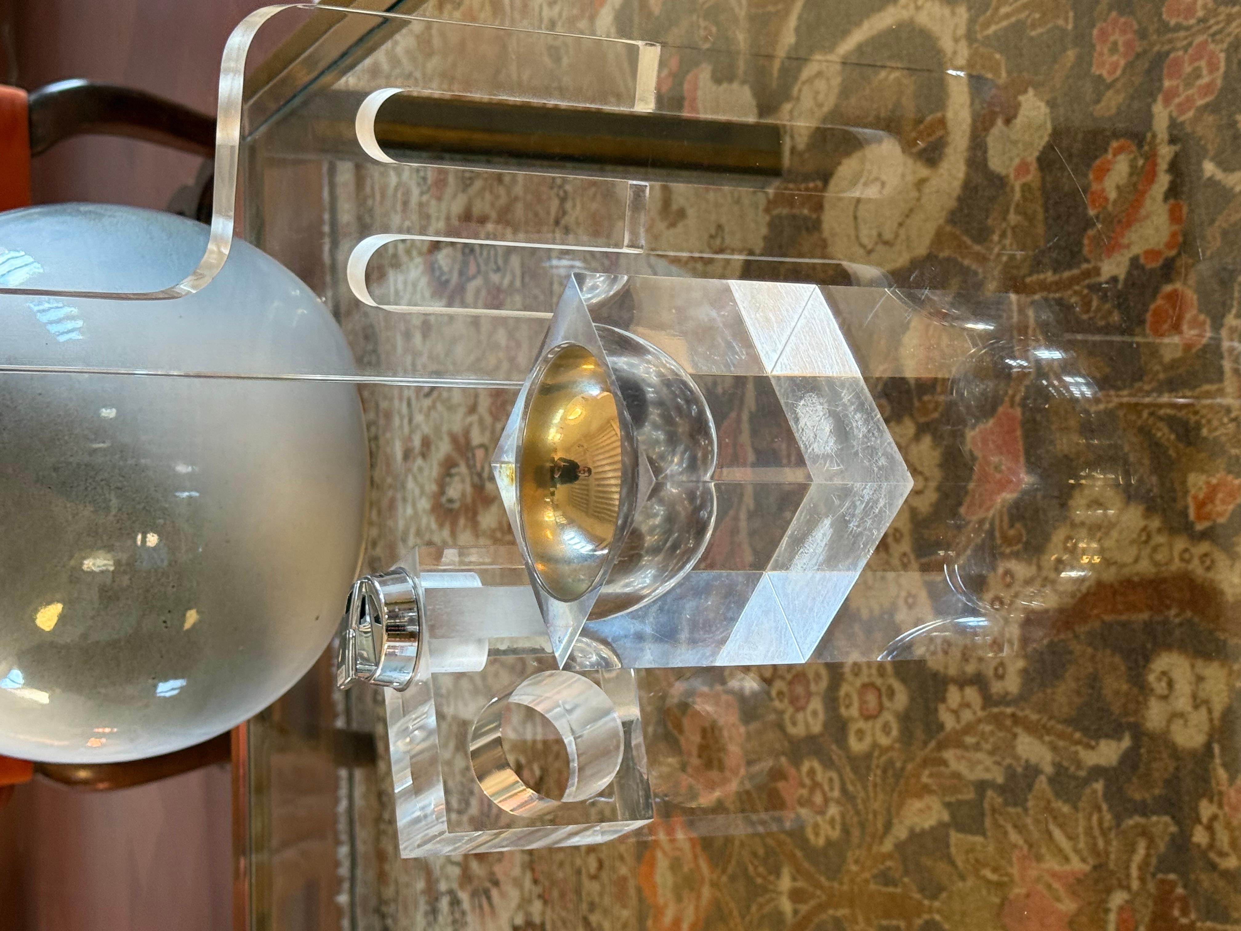 Cenicero de lucita transparente de la era espacial, Italia Años 70 en Bueno estado para la venta en Firenze, IT