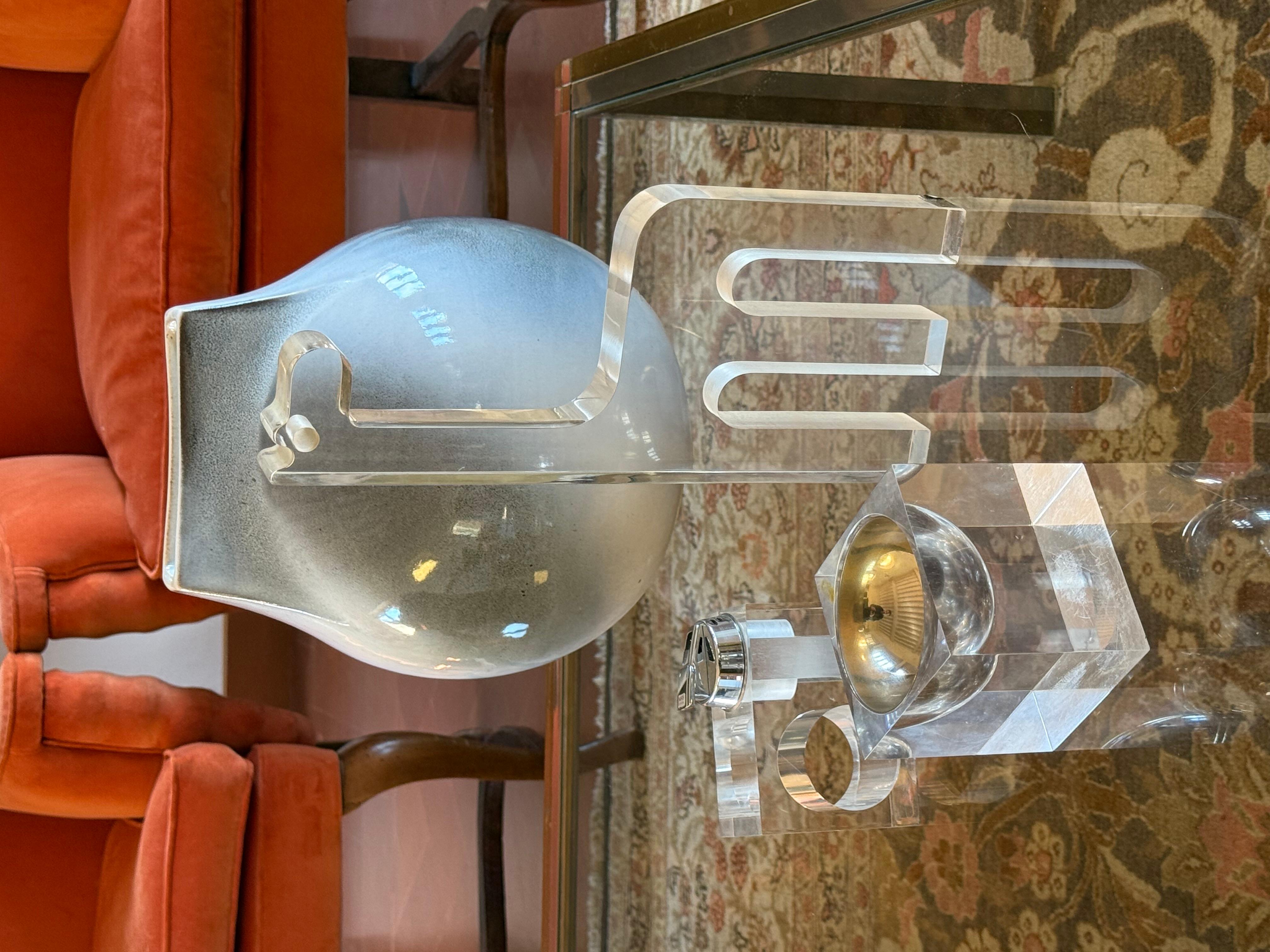 Ère spatiale Briquet de table en lucite transparent de l'ère spatiale, Italie 1970 en vente