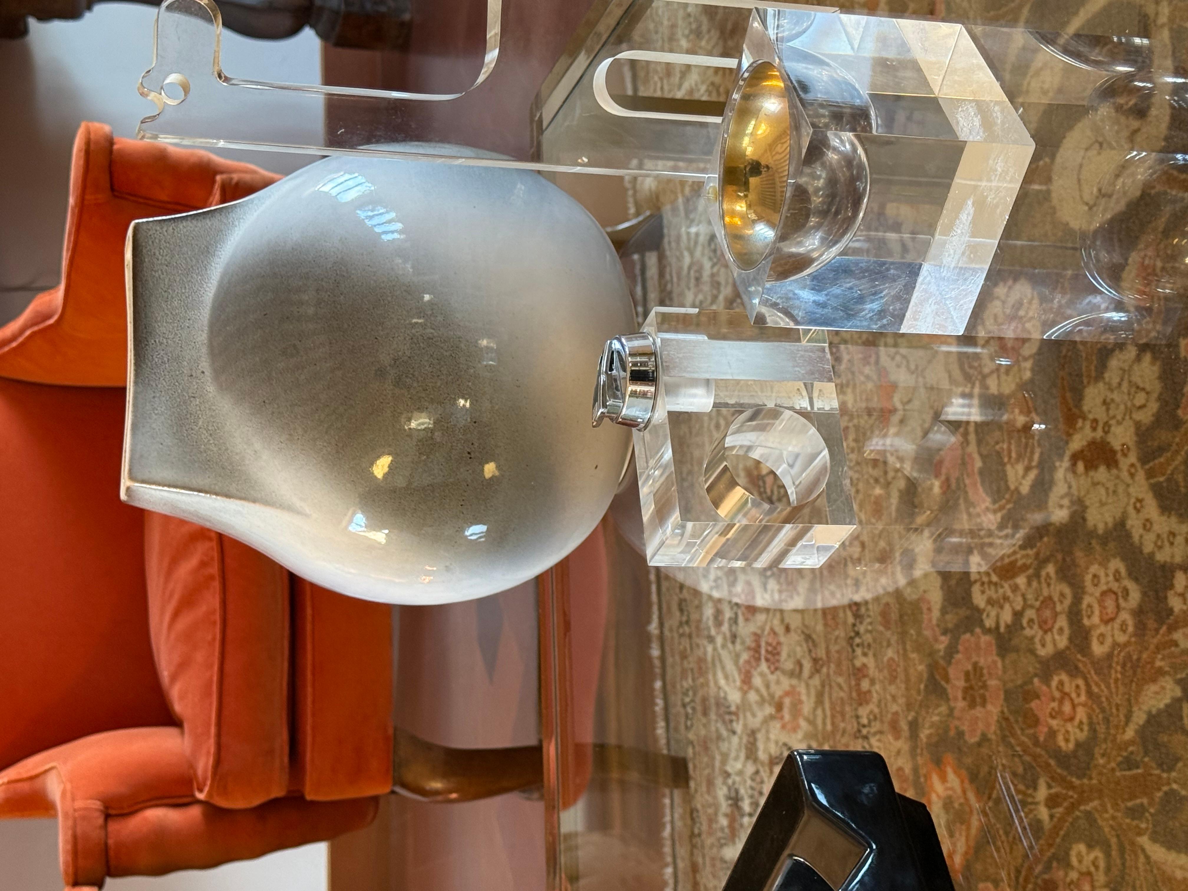 Briquet de table en lucite transparent de l'ère spatiale, Italie 1970 Excellent état - En vente à Firenze, IT
