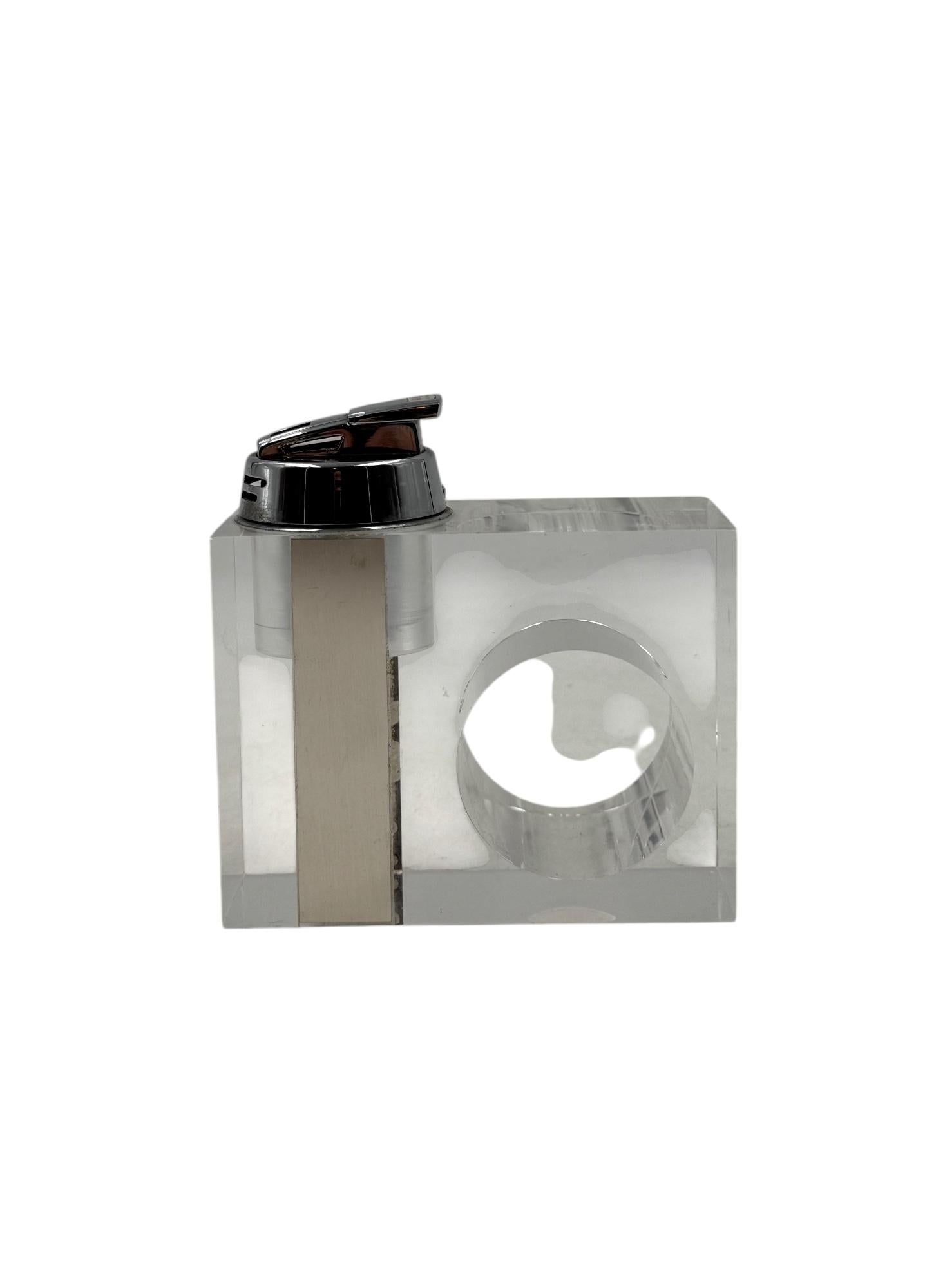 Lucite Briquet de table en lucite transparent de l'ère spatiale, Italie 1970 en vente