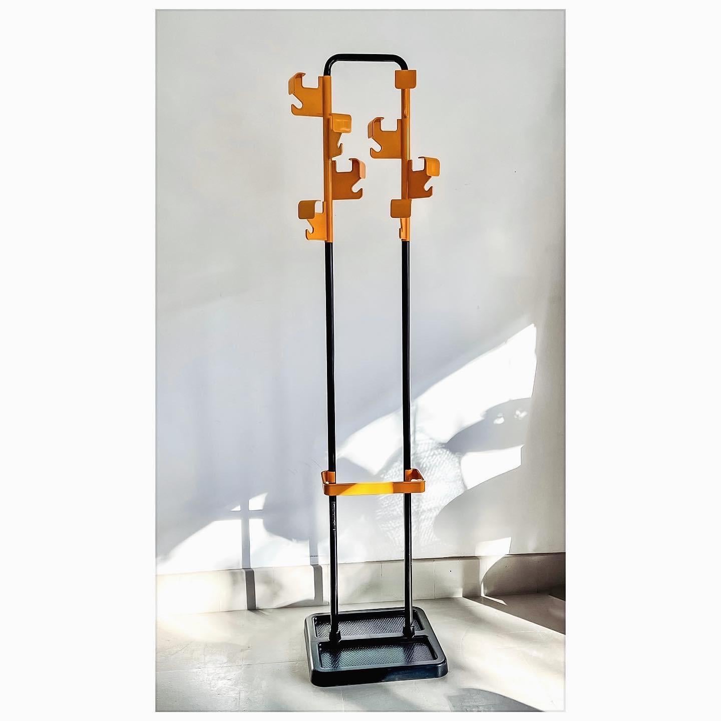 Space Age Coat Rack by Jean-Pierre Vitrac for Manade, 1970s For Sale 3