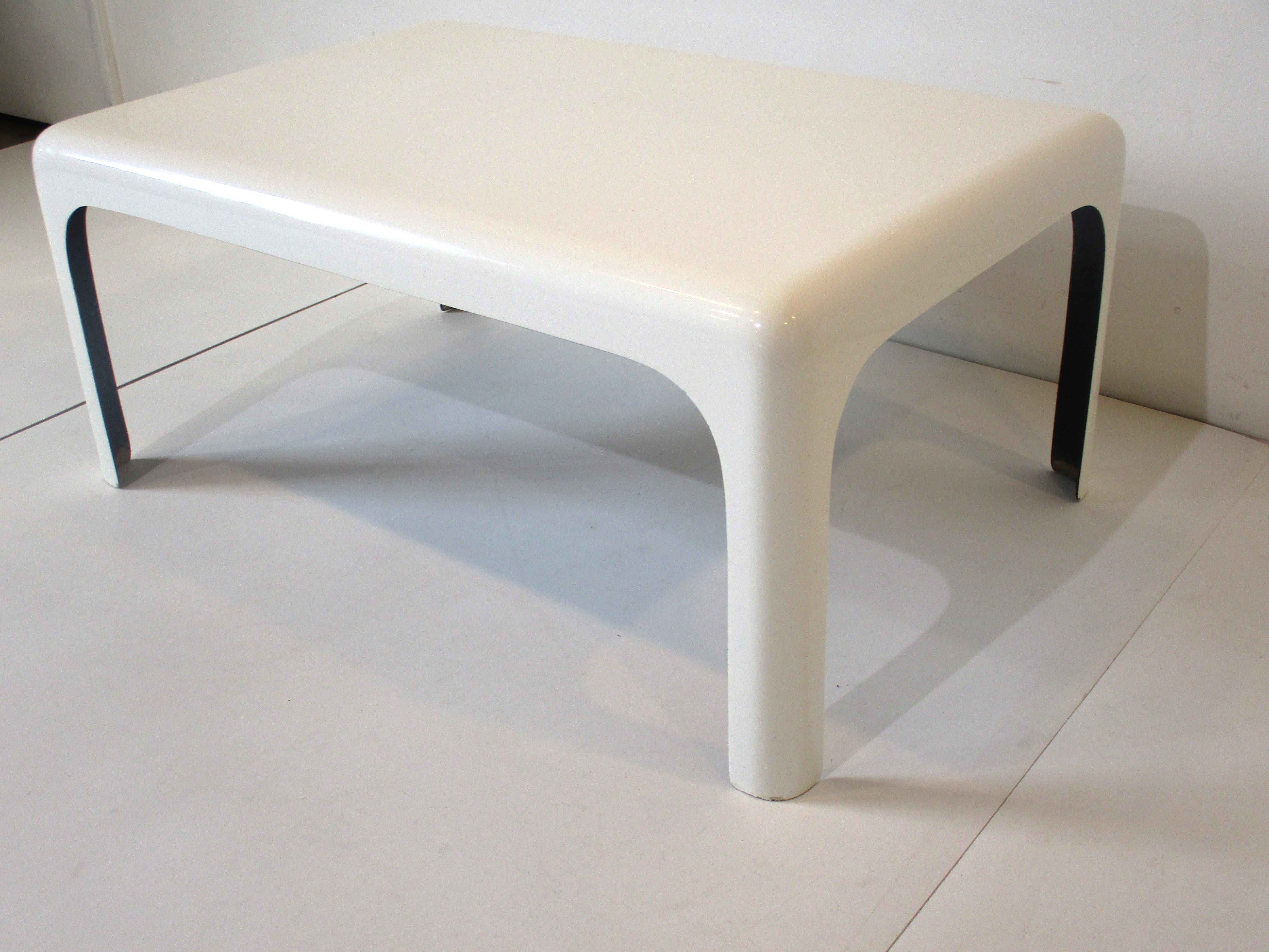 20th Century Space Age Coffee Table in the Style of Artemide / Vico Magistretti, Italy  For Sale