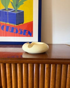 Space age cream ceramic ashtray, Sicart Italy 1970s