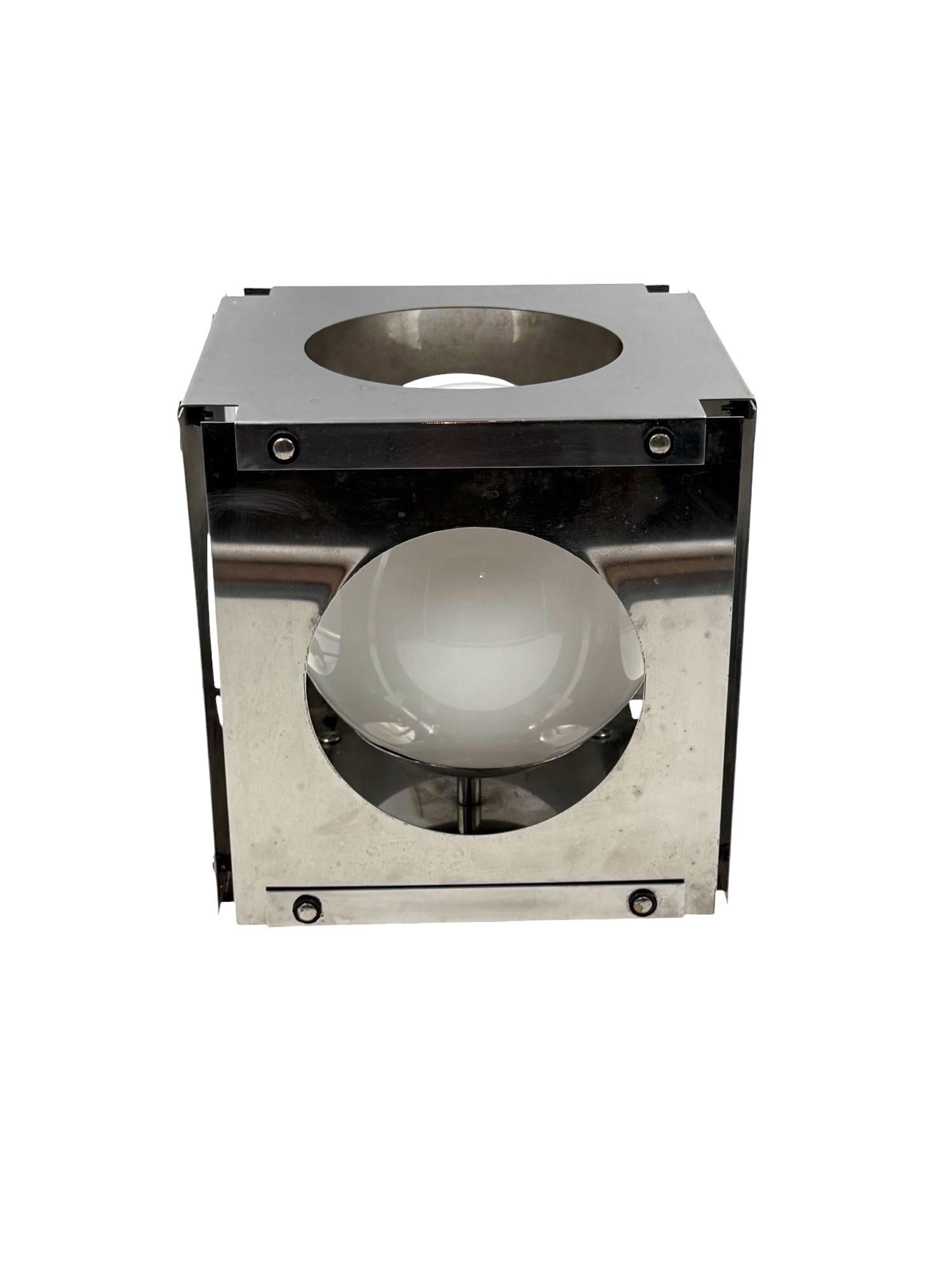 Late 20th Century Lampe de table cubique de l'ère spatiale, Italie, 1970 en vente