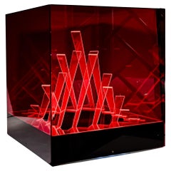 Lámpara de plexiglás rojo Cubo Di Teo de la Era Espacial Por James Riviere