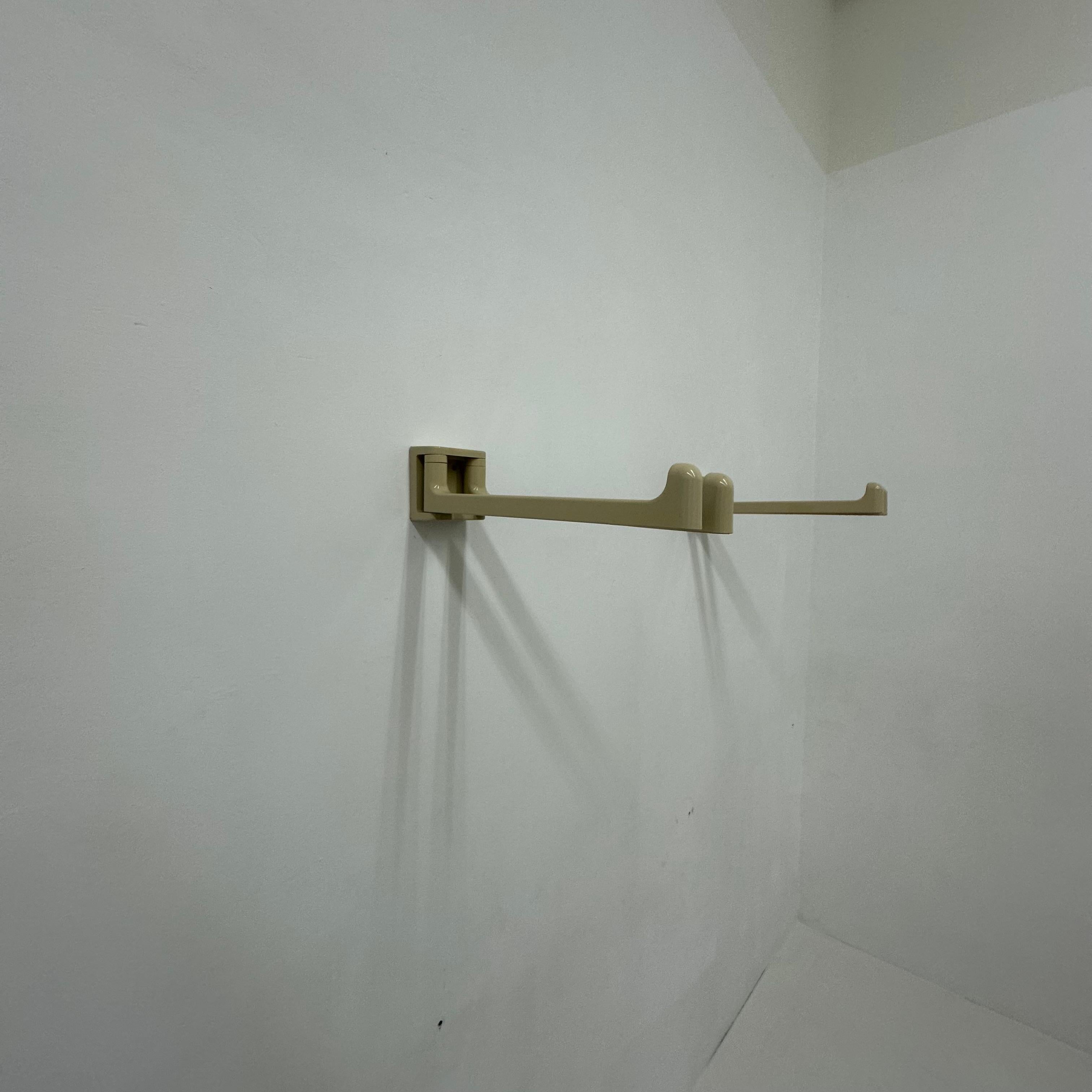 Porte-serviettes mural beige de l'ère spatiale, années 1970 en vente 1