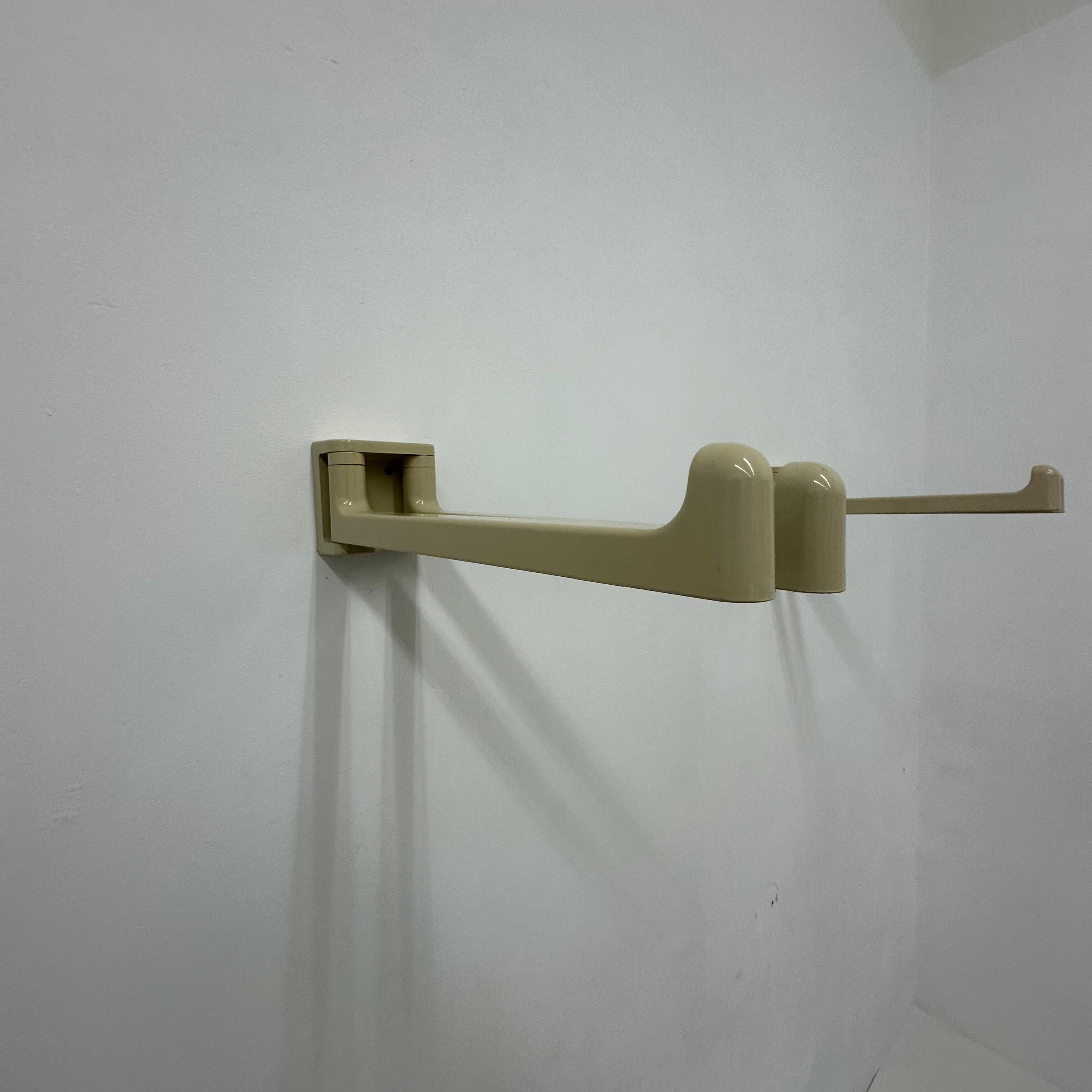 Porte-serviettes mural beige de l'ère spatiale, années 1970 en vente 2