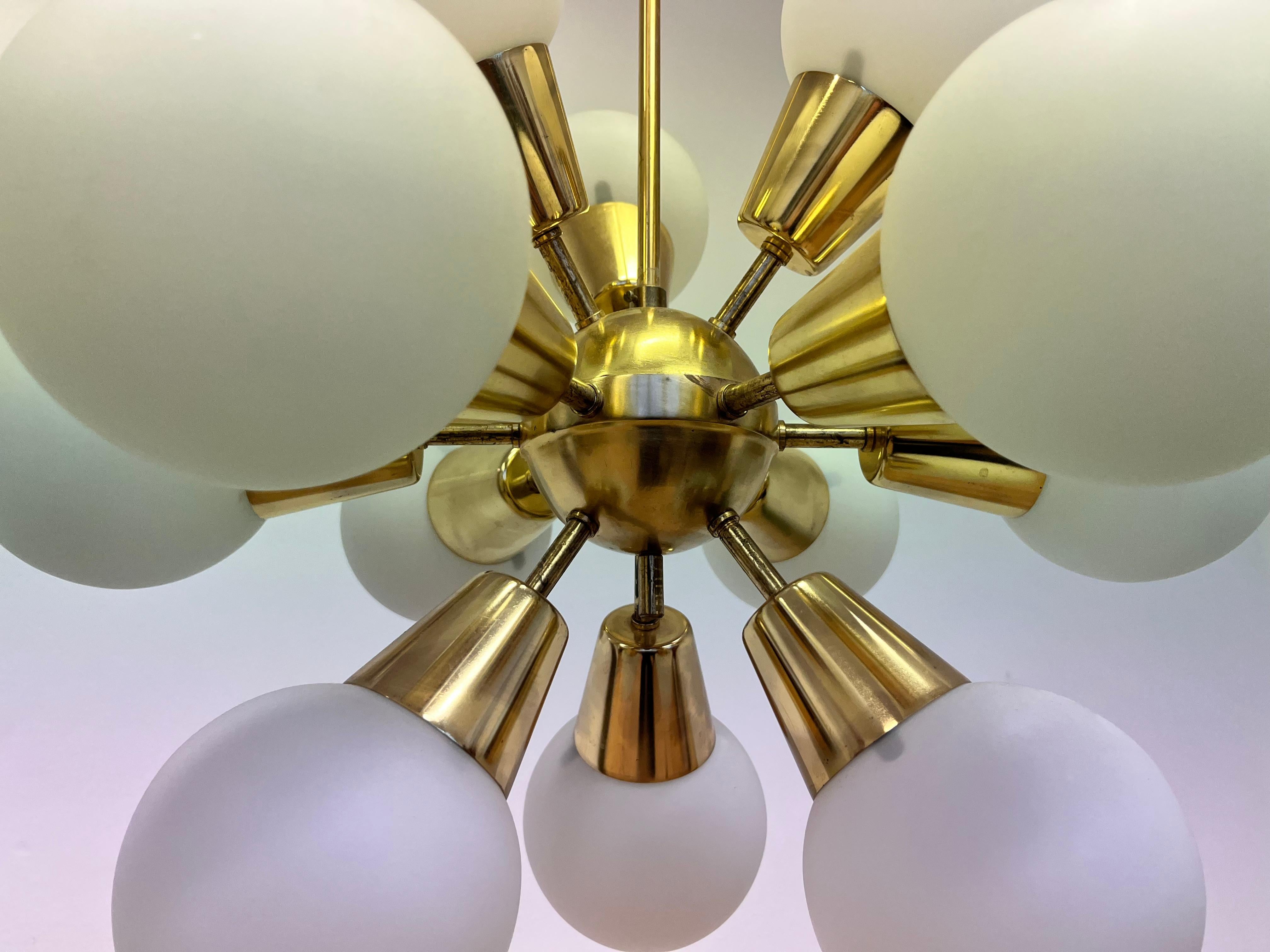 Araña de diseño de la era espacial Sputnik de Kamenicky Senov, años 70 - Checoslovaquia Metal en venta