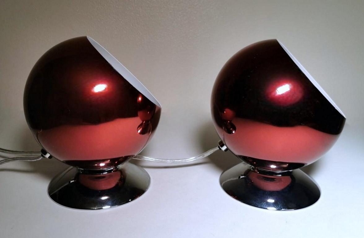 We kindly suggest you read the whole description, because with it we try to give you detailed technical and historical information to guarantee the authenticity of our objects.
Iconic pair of abat-jour eyeball designs in Space Age style; they are