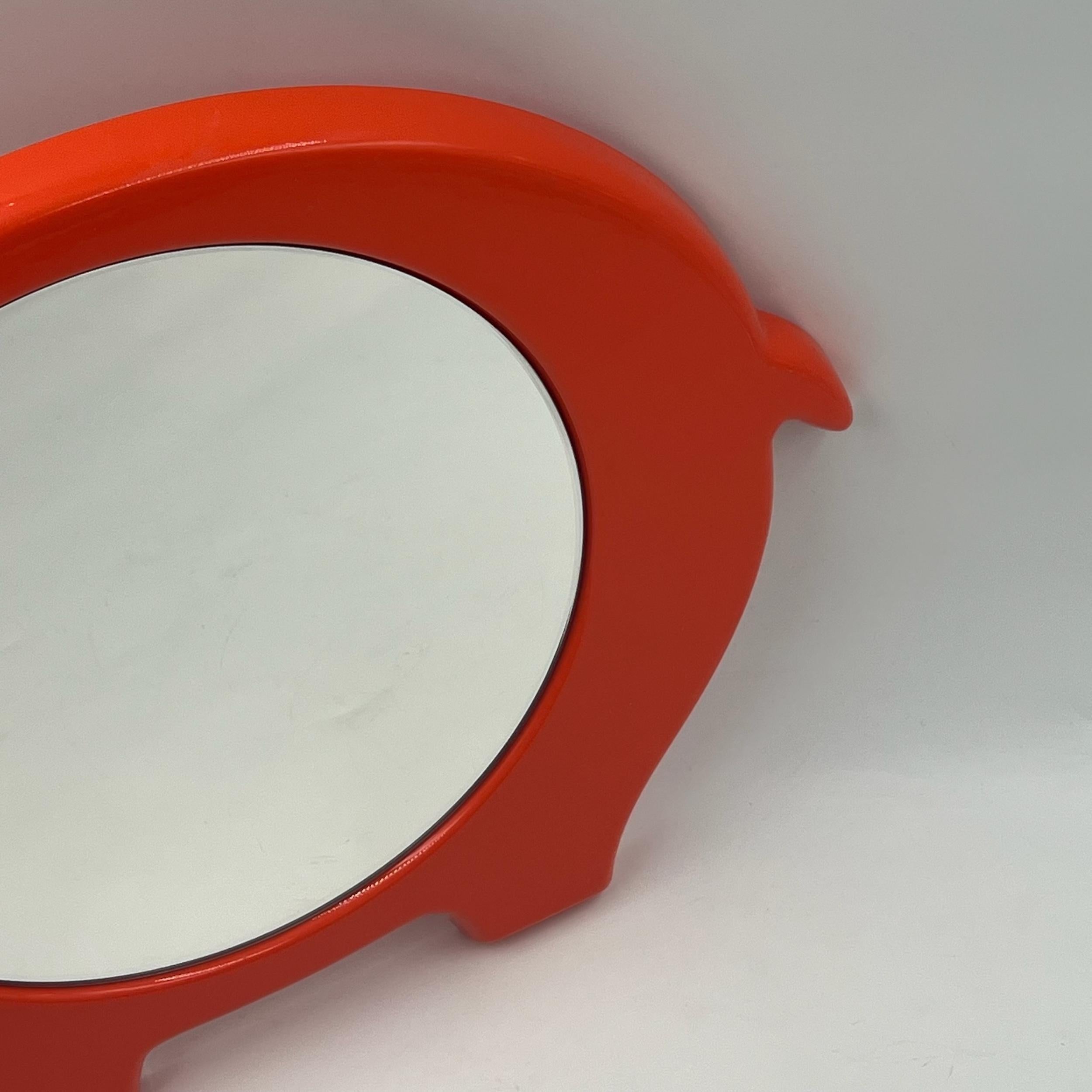Miroir en plastique orange en forme d'hippocampe de l'ère spatiale, Poss of Denmark, 1970 en vente 1