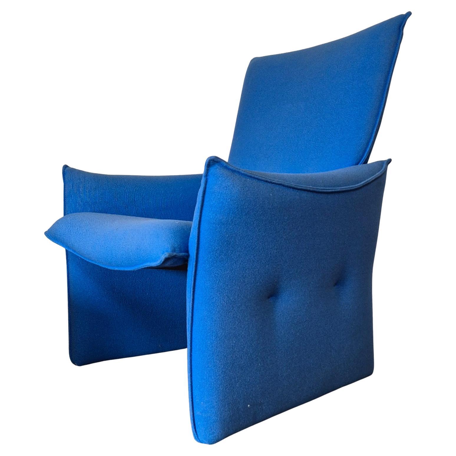 Space age design lounge chair in blue fabric, Netherlands 1960s For Sale