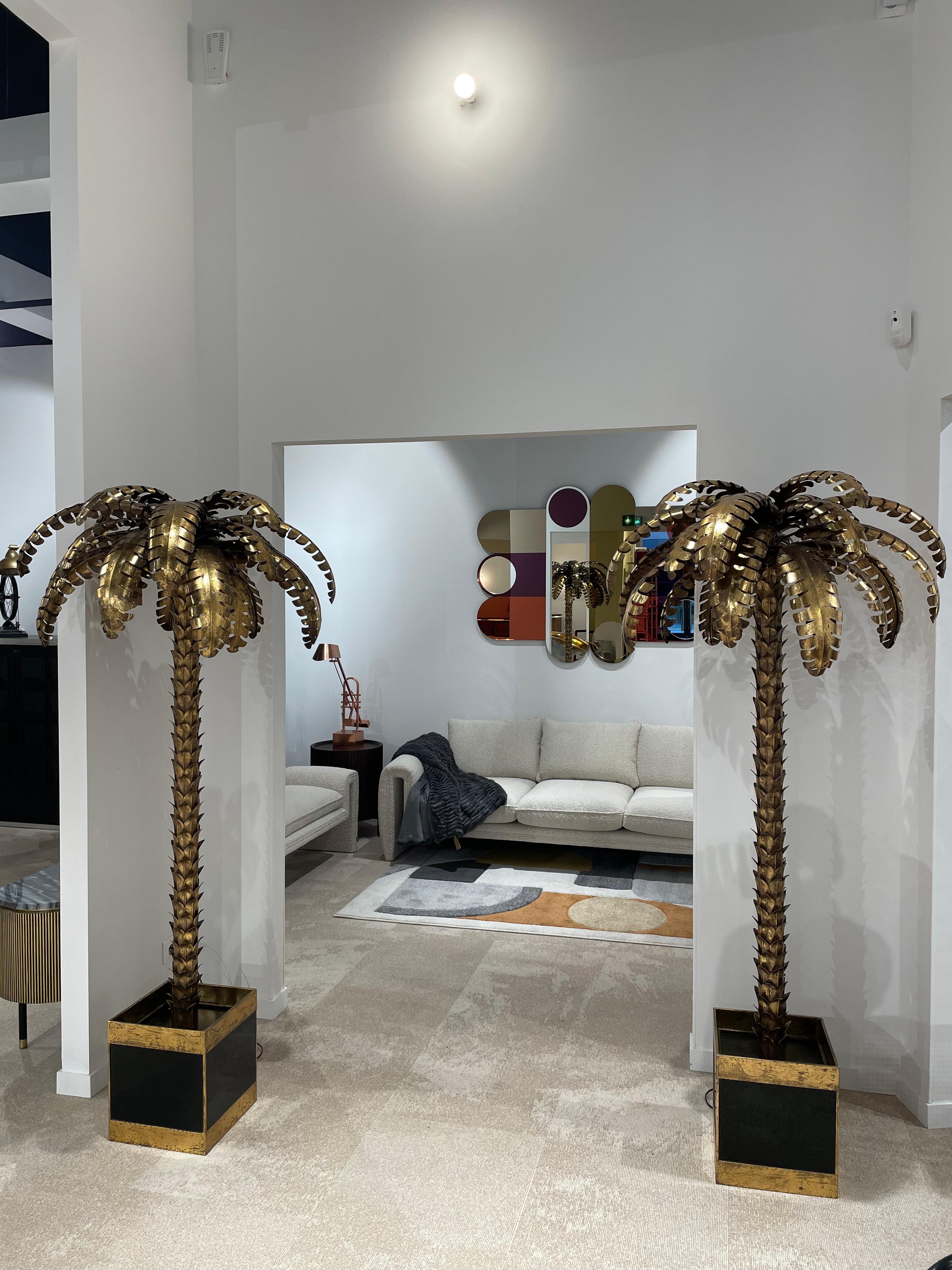 Space Age Design Palm Tree Shaped Gilded Metal and Black Mirror Glass Floor Lamp For Sale 4