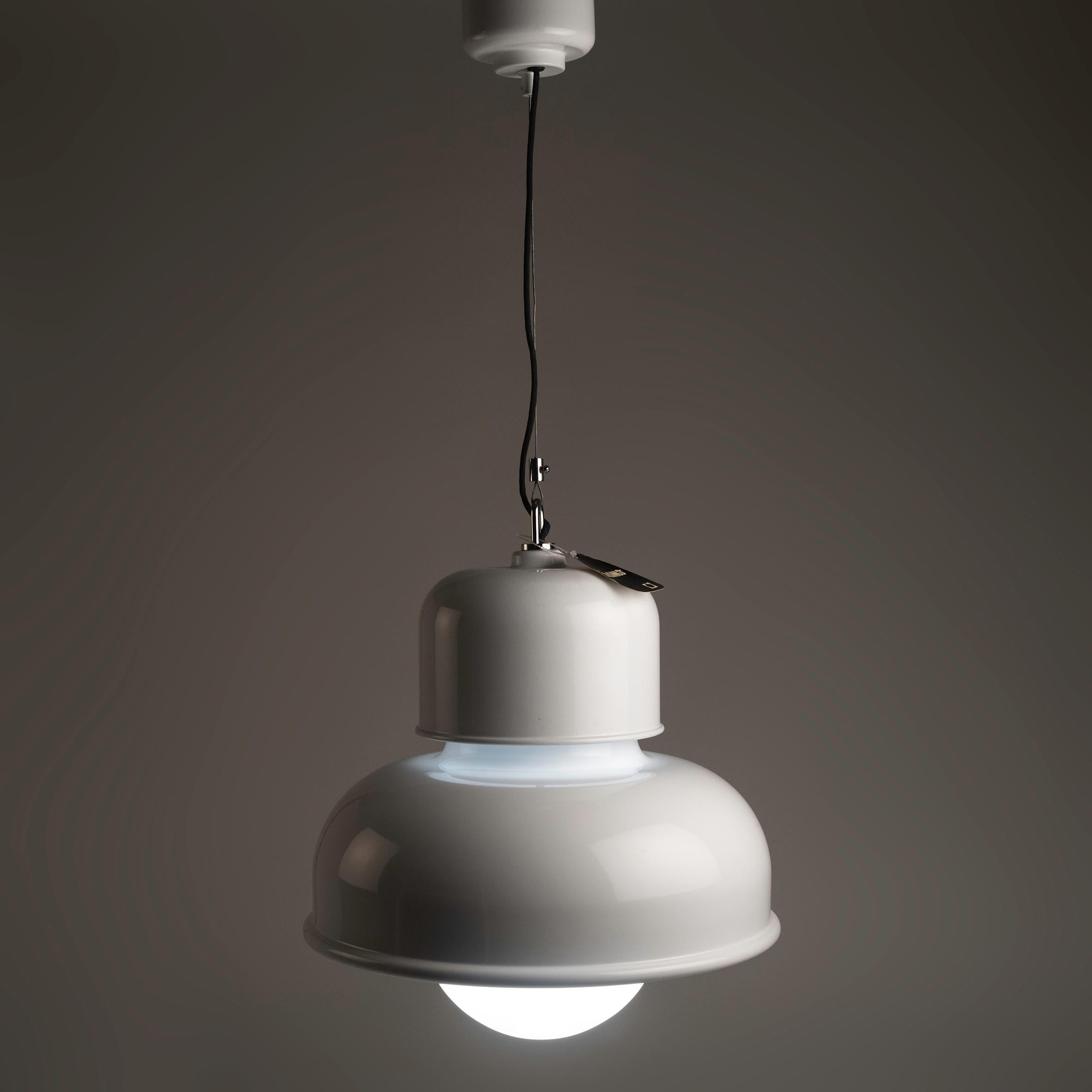 Espagnol Lampe suspendue design A Space par Miguel Milá pour Tramo 1960s en vente