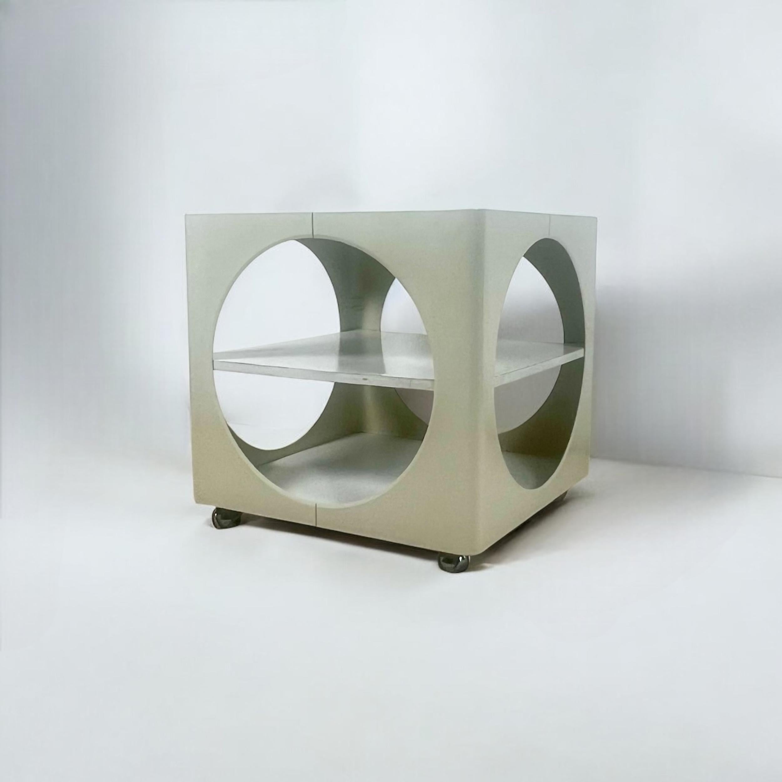 Space Age Design Table in Glossy Plastic and Wood with Rounded Cutouts, 1970s For Sale 5