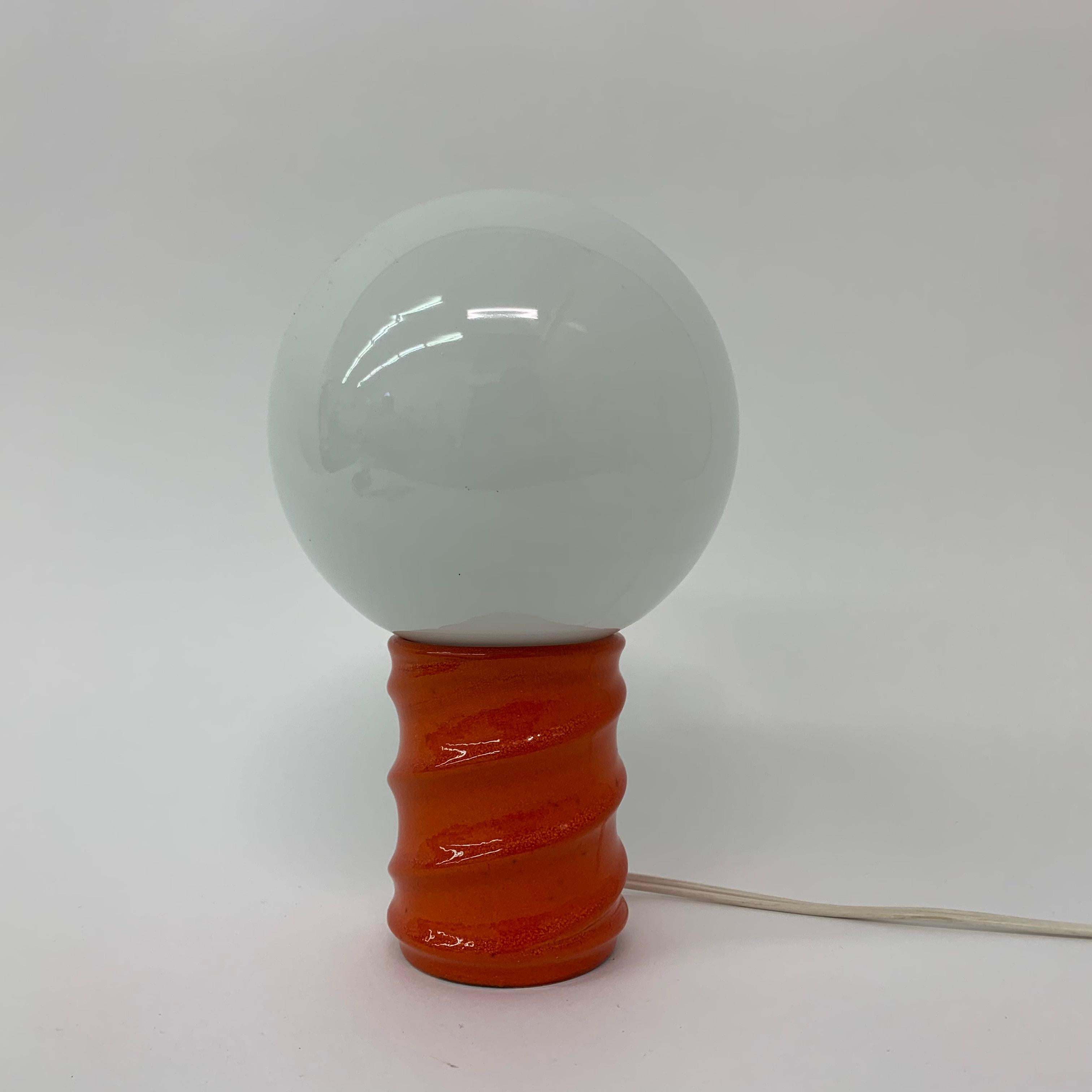 Lampe de table au design de l'ère spatiale, années 1970 en vente 5
