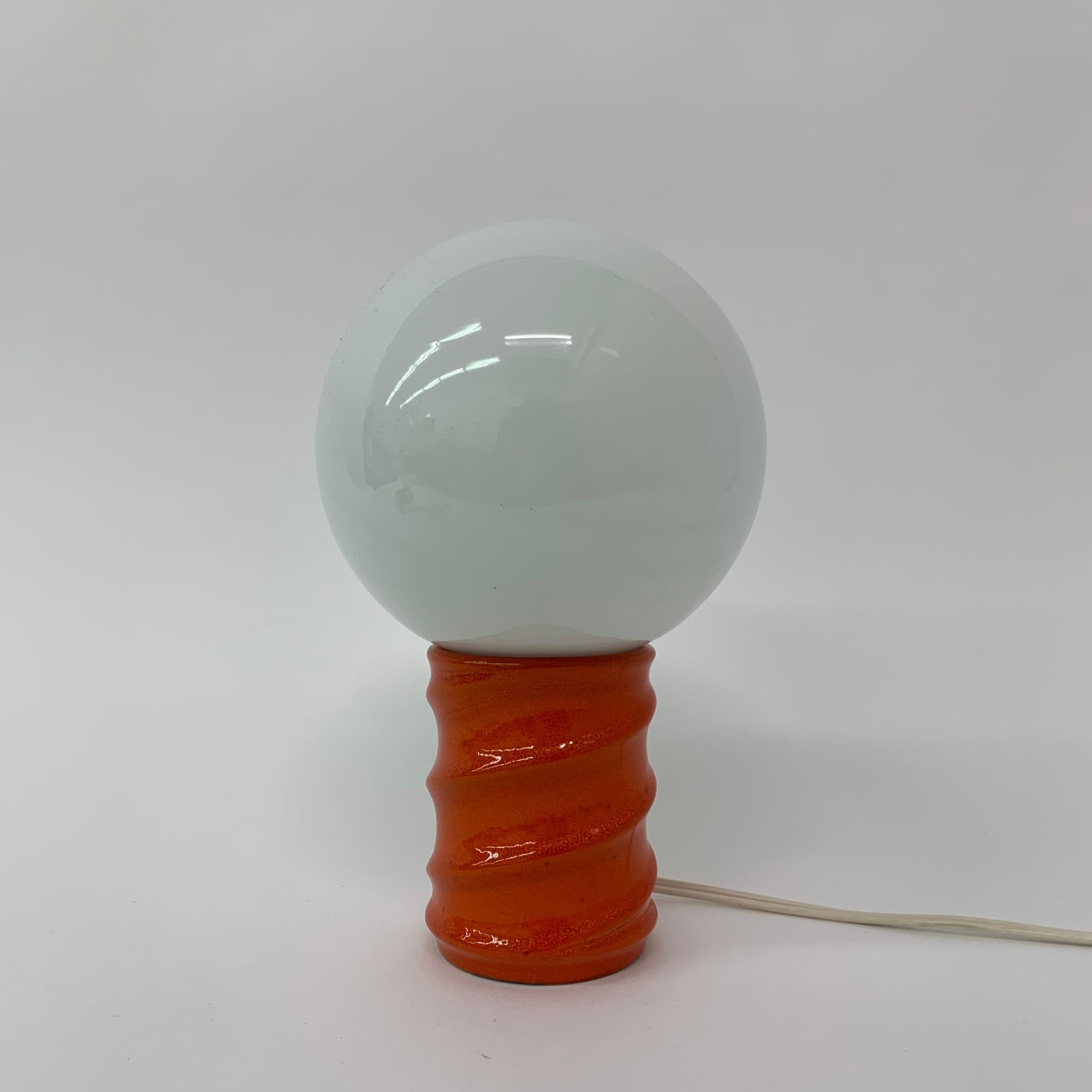 Lampe de table au design de l'ère spatiale, années 1970 en vente 6