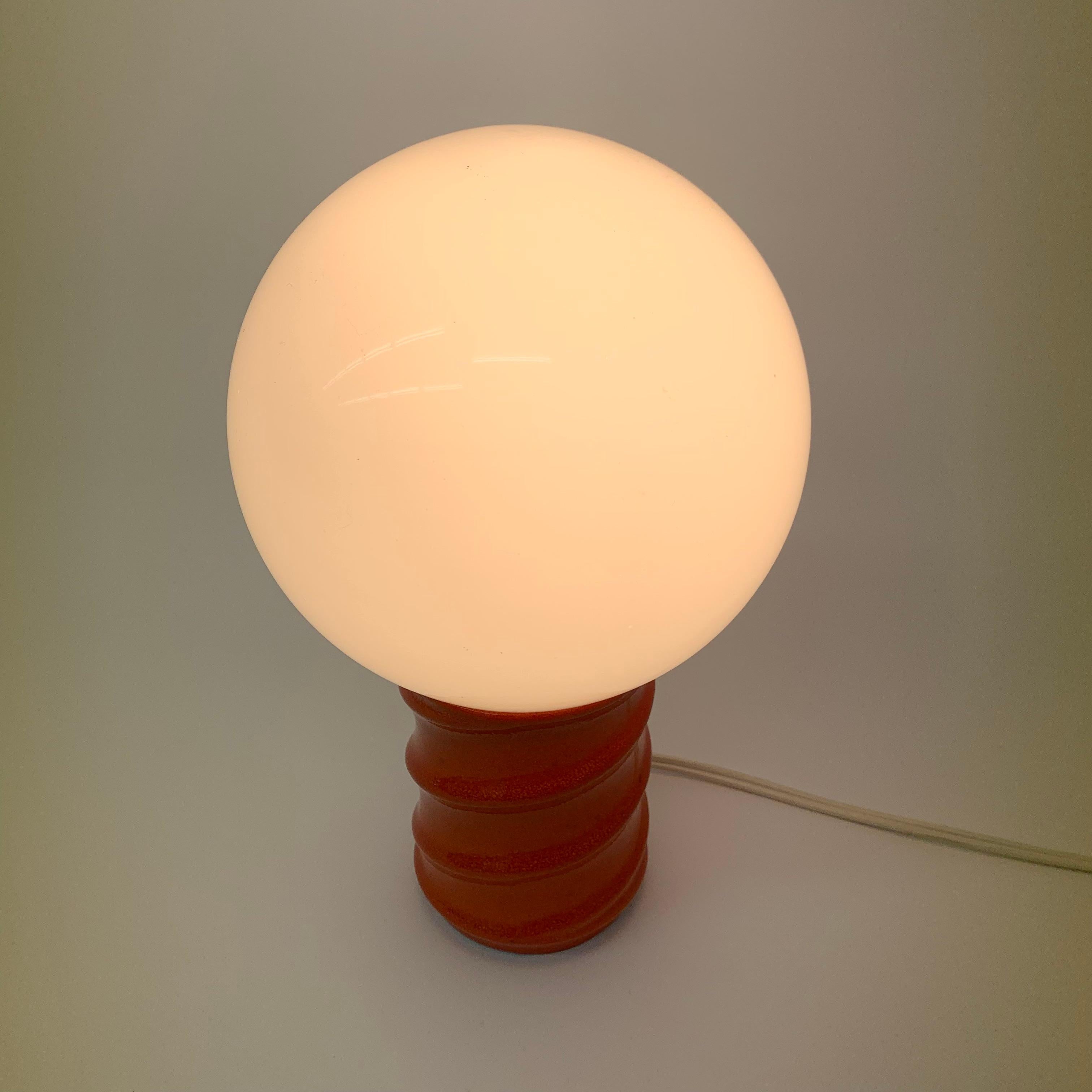 Européen Lampe de table au design de l'ère spatiale, années 1970 en vente