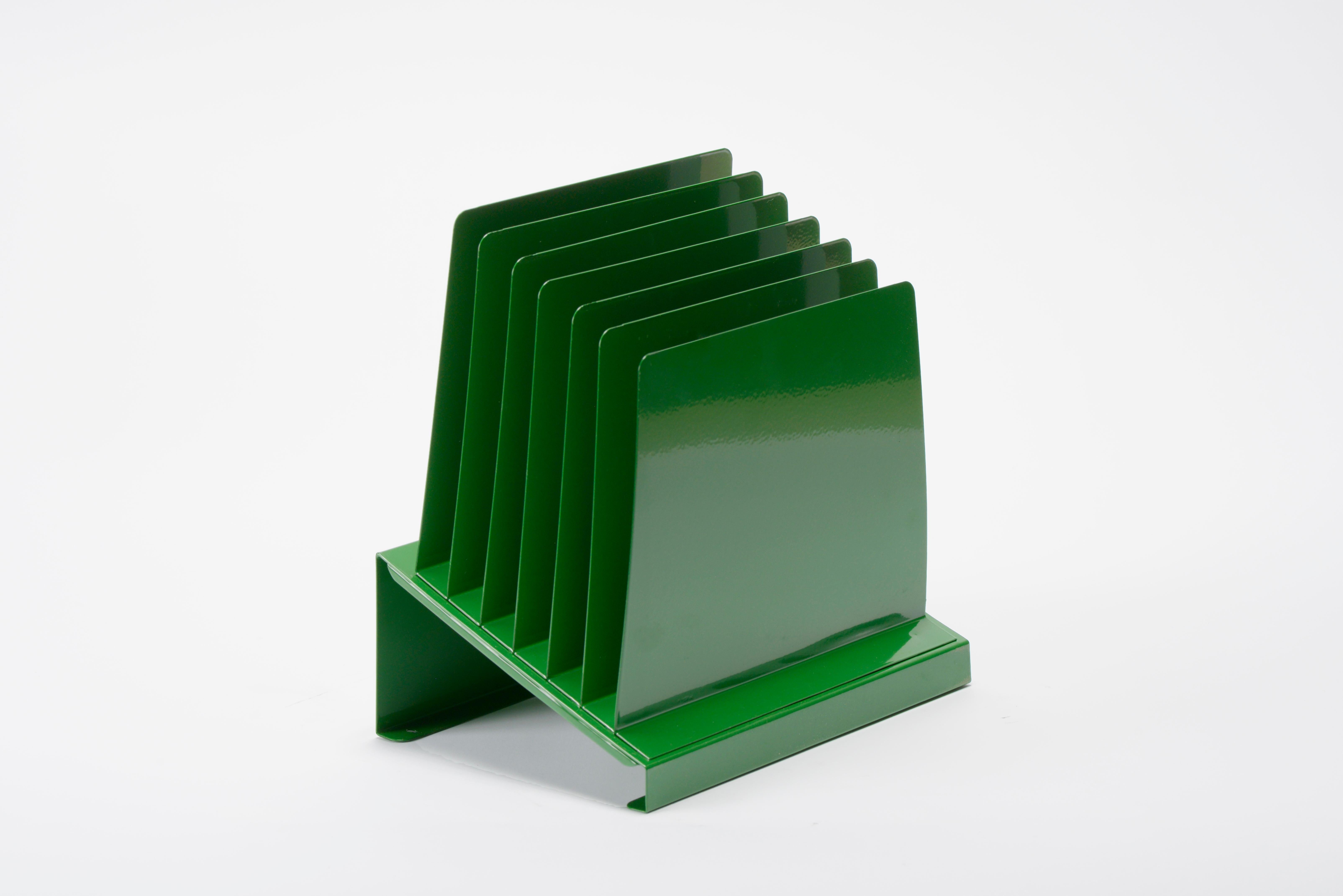 This 1970s retro office organizer is an uncommon style we've haven't come across until now. Featuring 6-slots in an iconic space-age design. Powder coat refinished in Kelly Green. This retro accessory is multifunctional, ideal for sorting mail,