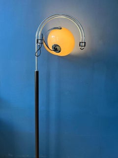 Lampada da terra a doppio arco Dijkstra Space Age con paralume a fungo in plexiglass, anni '60