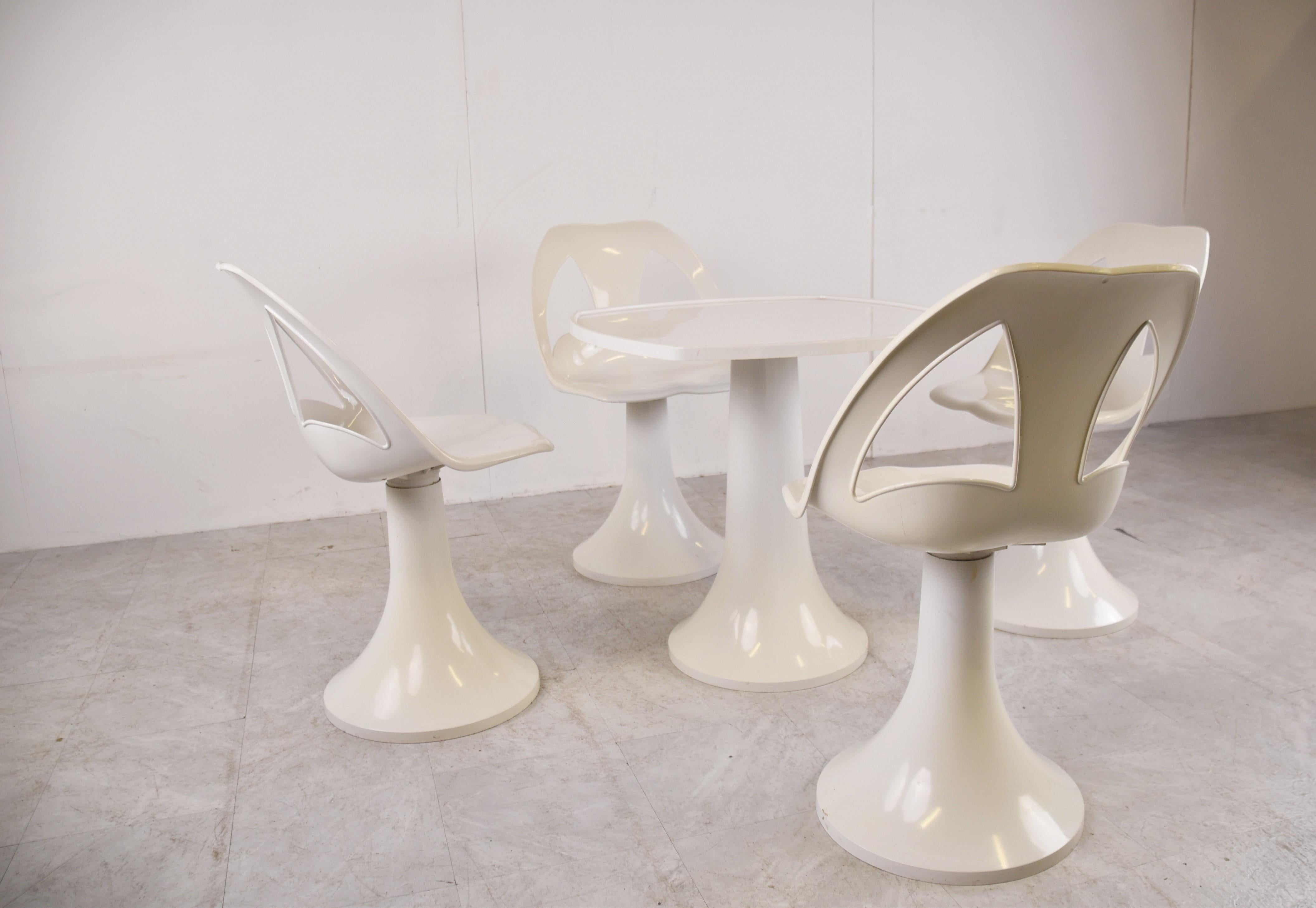 Space Age Dining Set, 1960s In Good Condition In HEVERLEE, BE