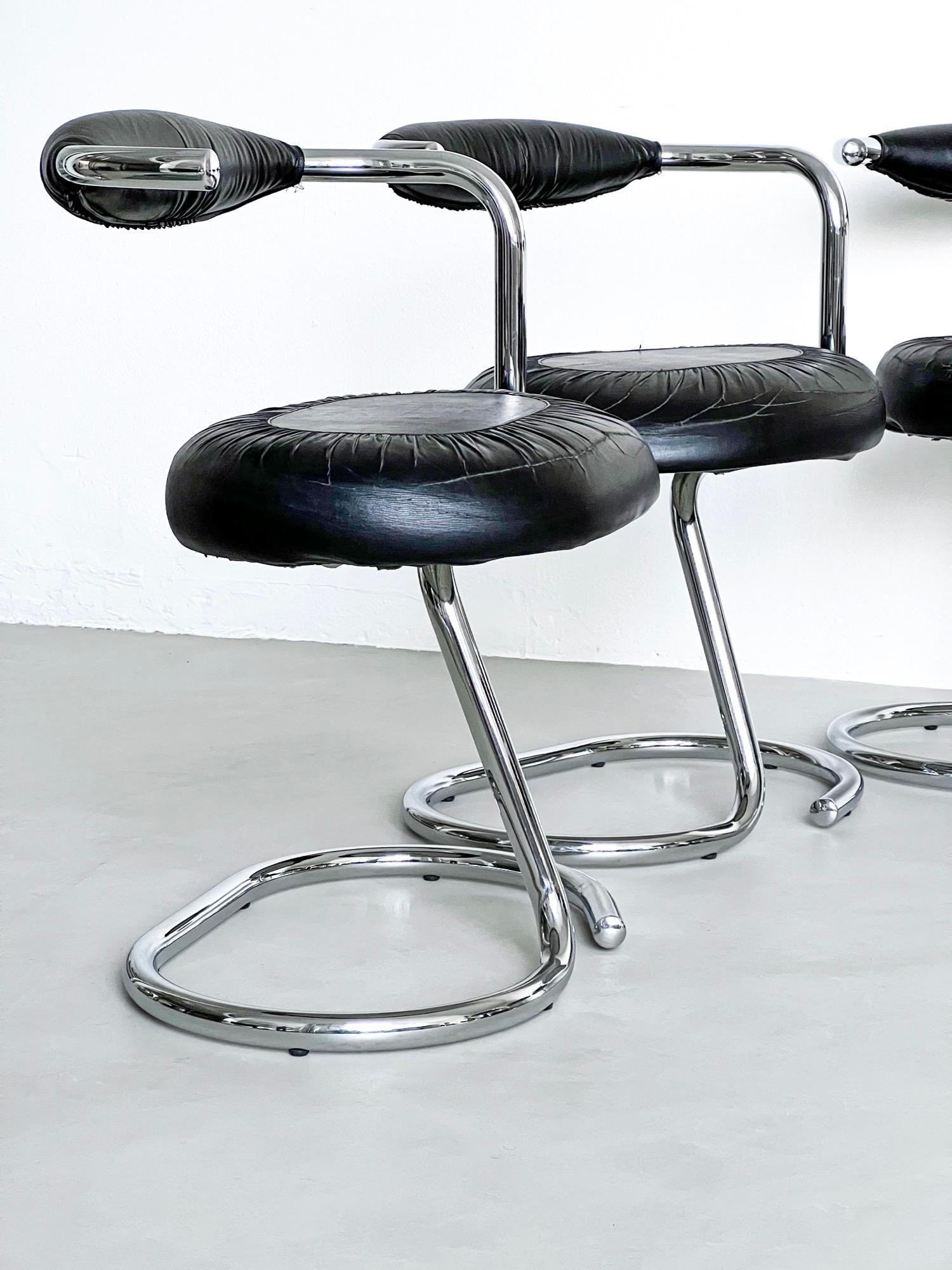 Ensemble de salle à manger Space Age avec six chaises Cobra de Giotto Stoppino et table assortie en vente 3