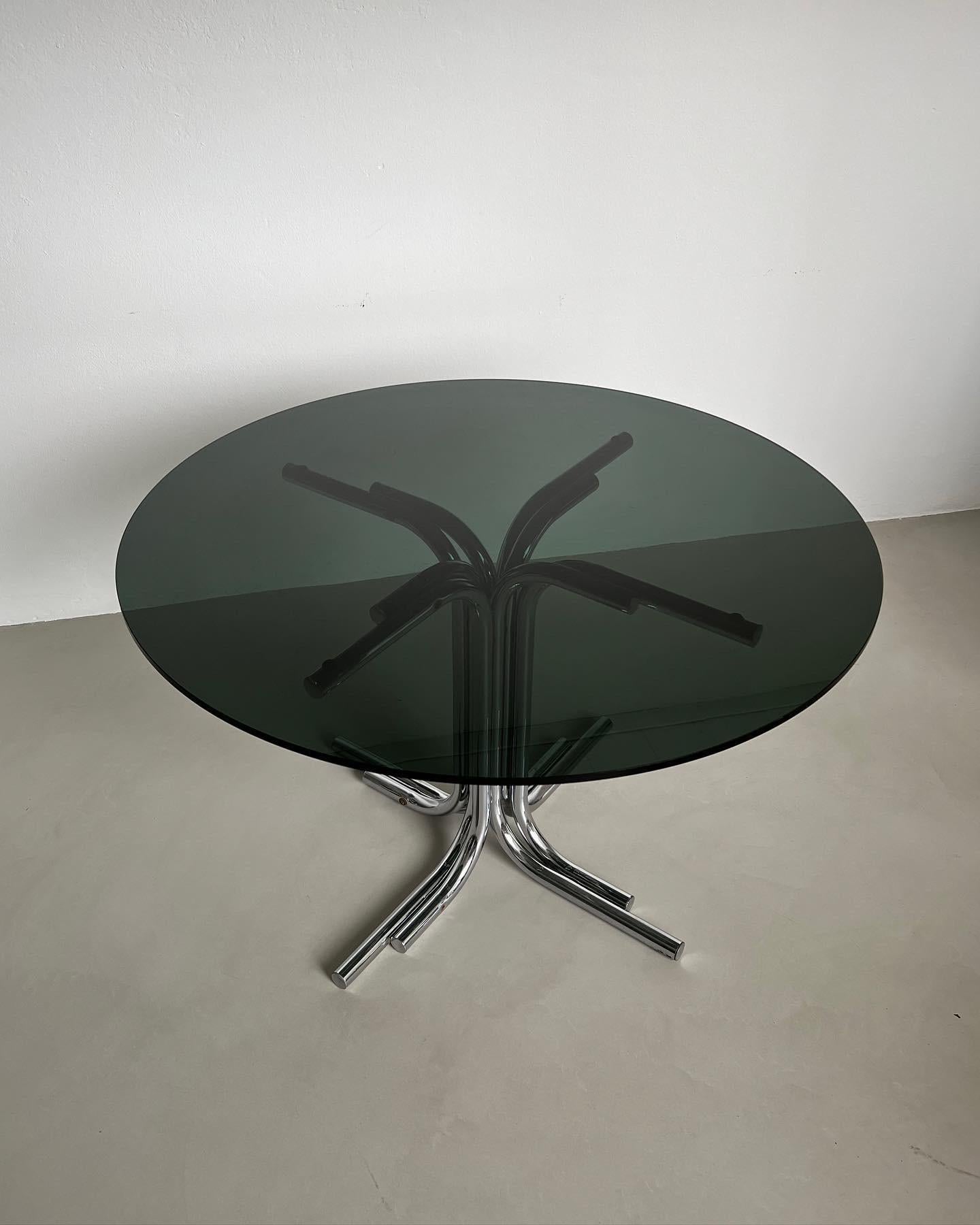 italien Ensemble de salle à manger Space Age avec six chaises Cobra de Giotto Stoppino et table assortie en vente