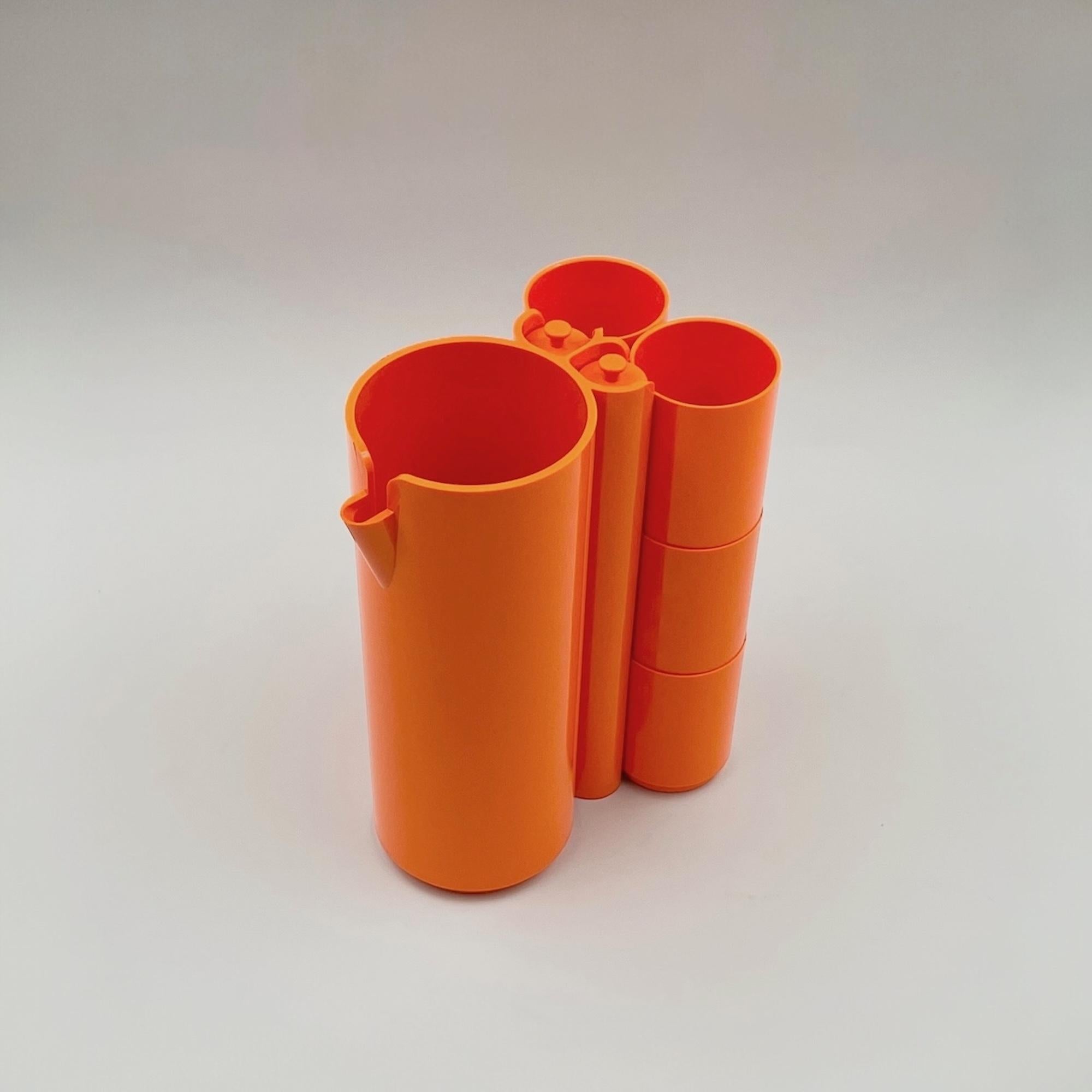 French Service de boissons Orangeade de l'ère spatiale par Jean Pierre Vitrac, 1970, ensemble de 9 pièces en vente