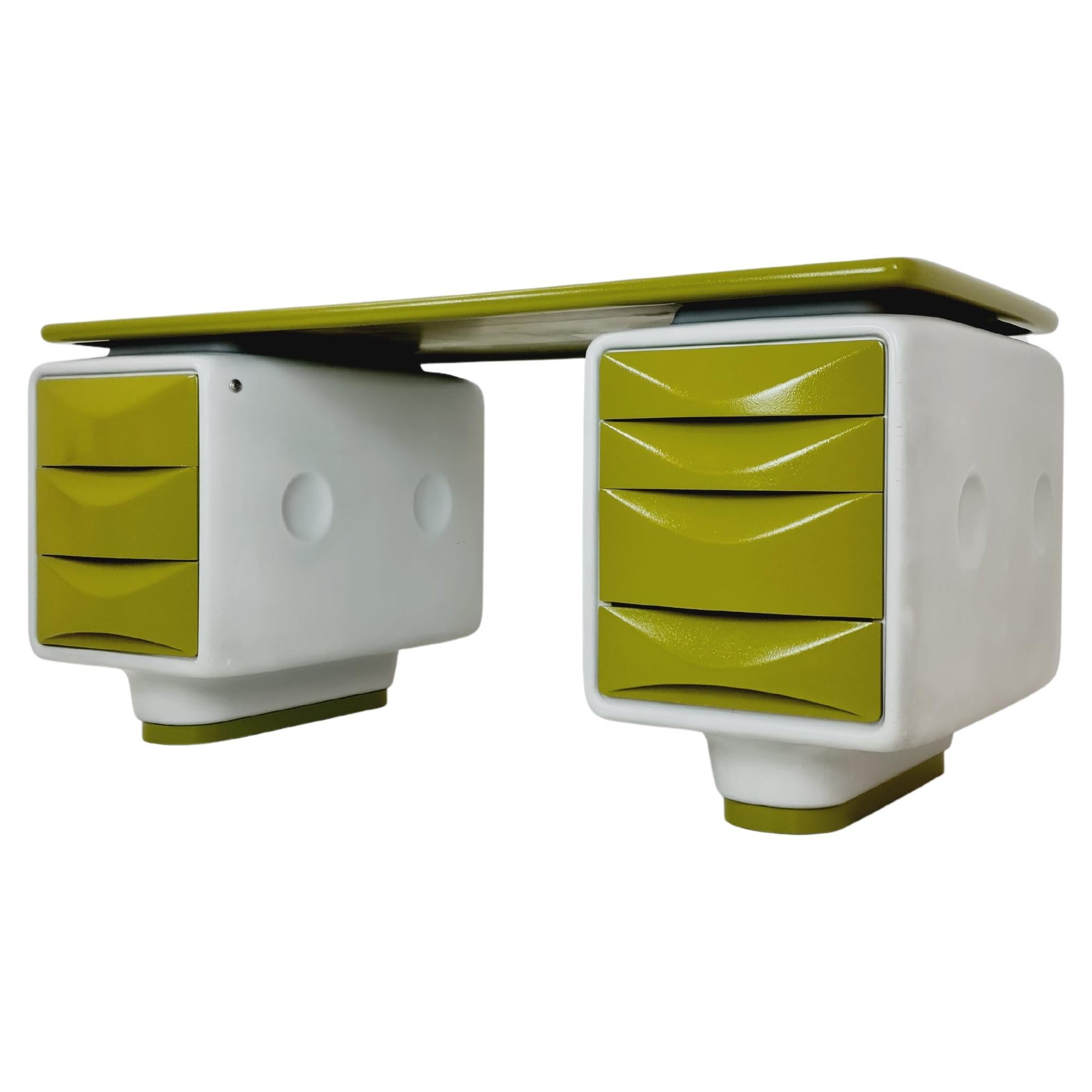 Space Age Ernest Igl for Wilhelm Werndl Directors Igl-Jet Fiberglass Desk, 1970s For Sale