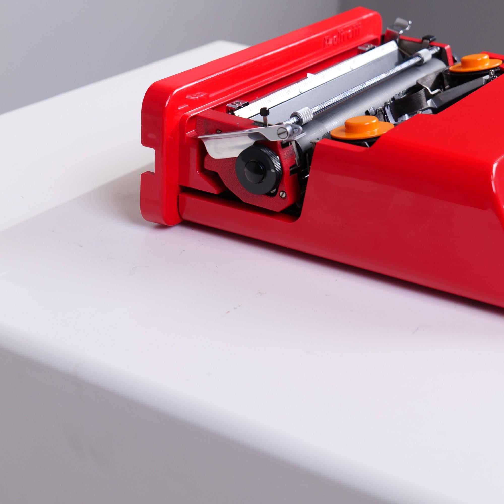 Space Age Ettore Sottsass Typewriter Olivetti Valentine 3