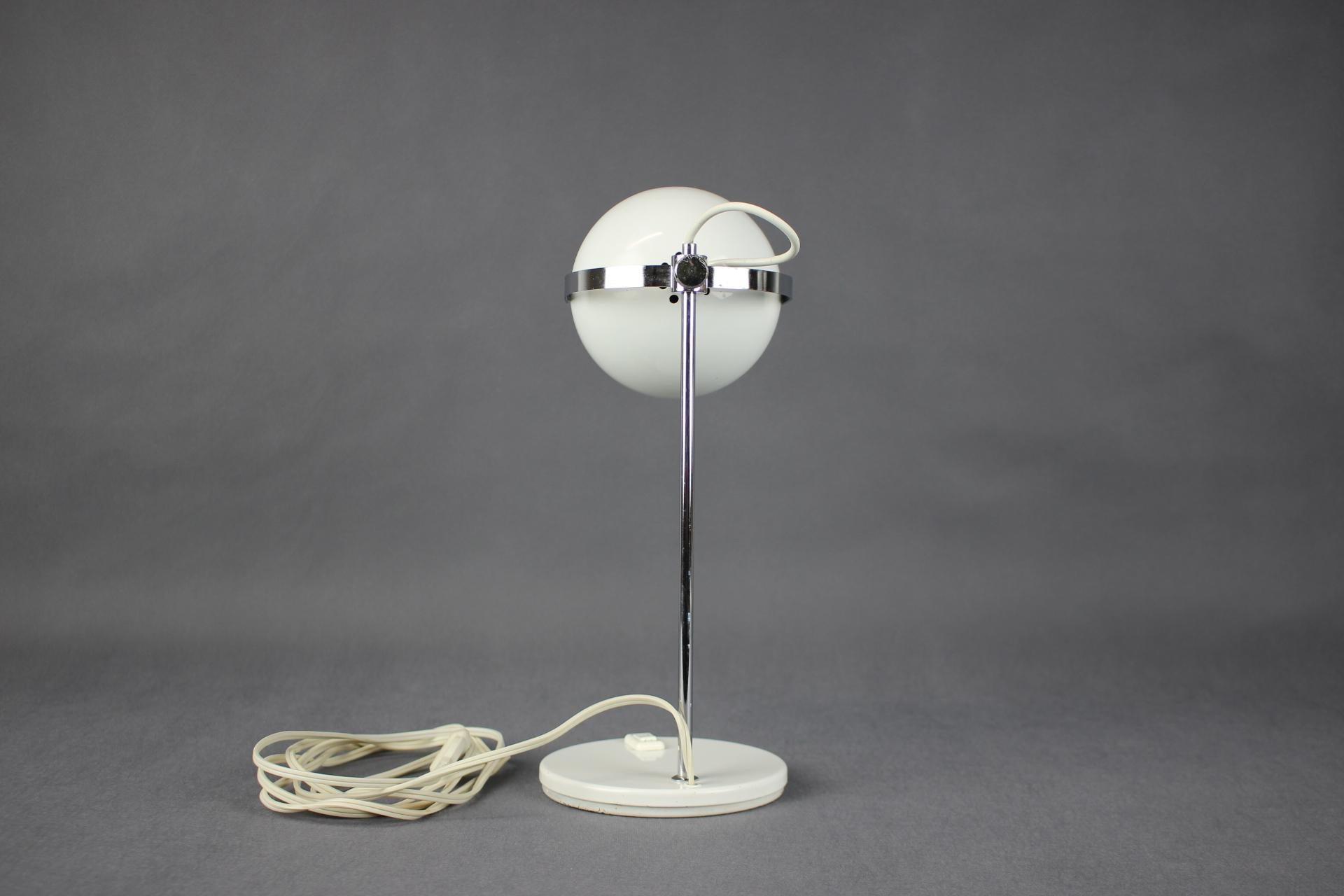 Ère spatiale Lampe de table oeil de l'ère spatiale, 1970 en vente