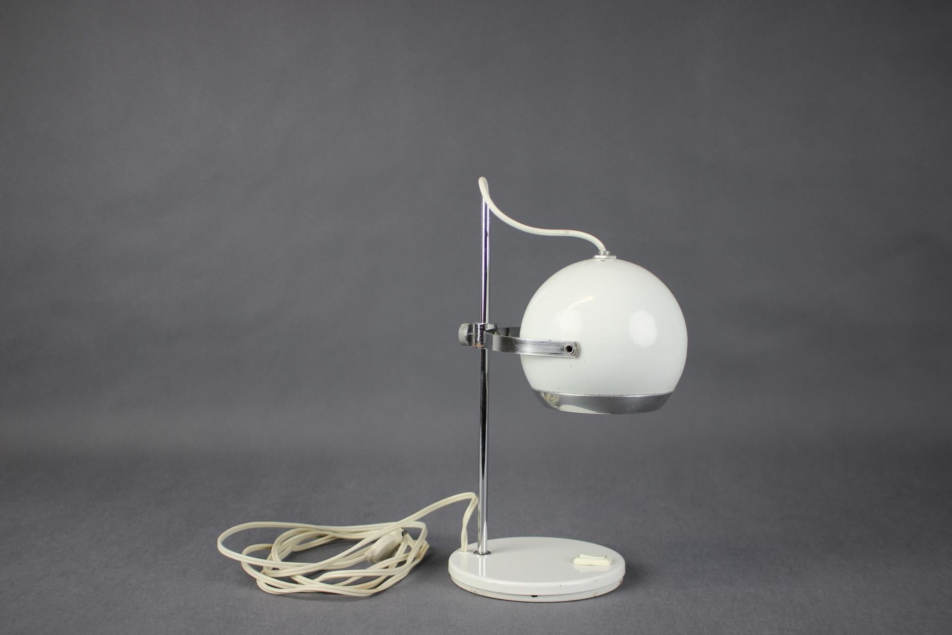 Fin du 20e siècle Lampe de table oeil de l'ère spatiale, 1970 en vente